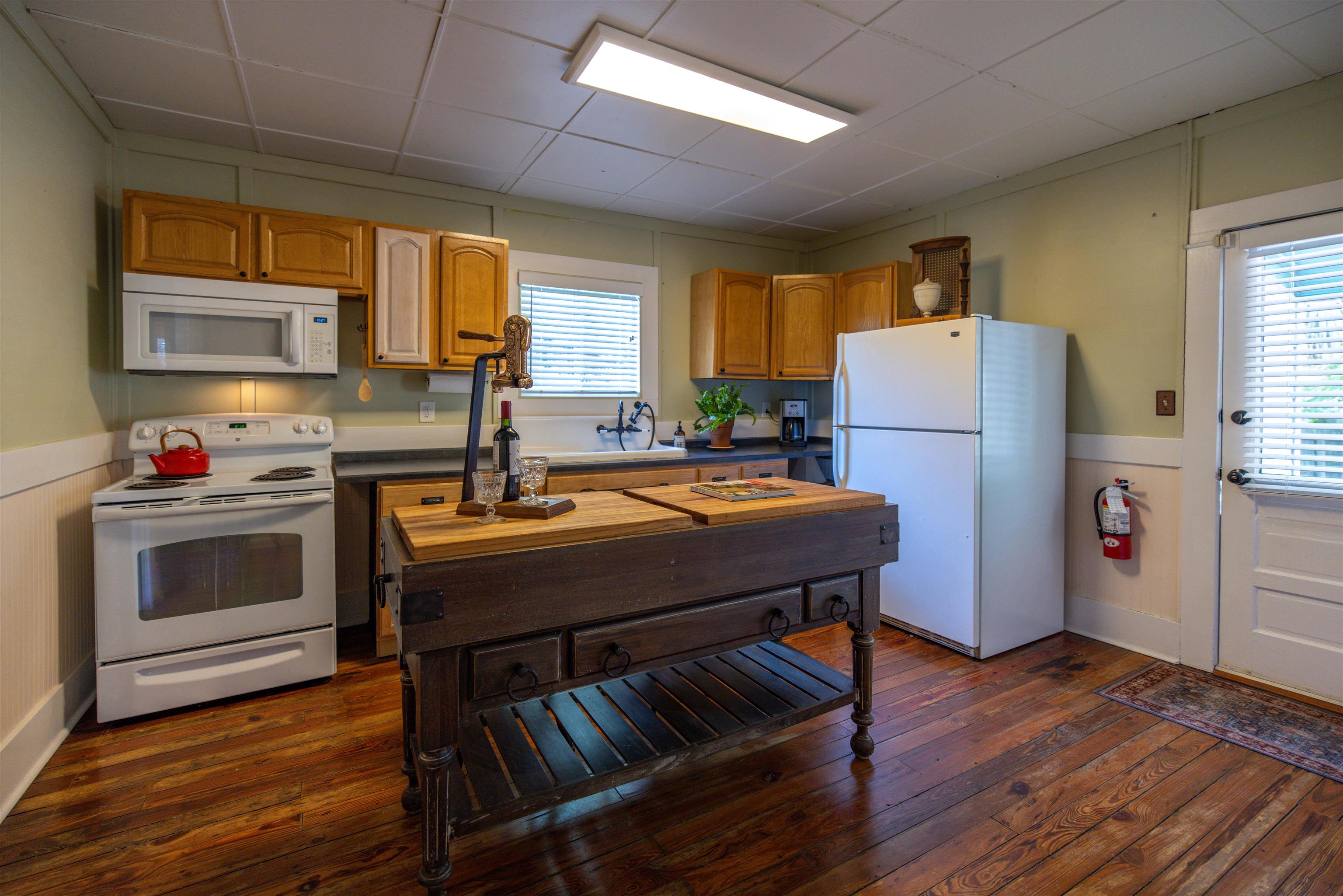 Image 29 of 59 For 86 Masters Dr