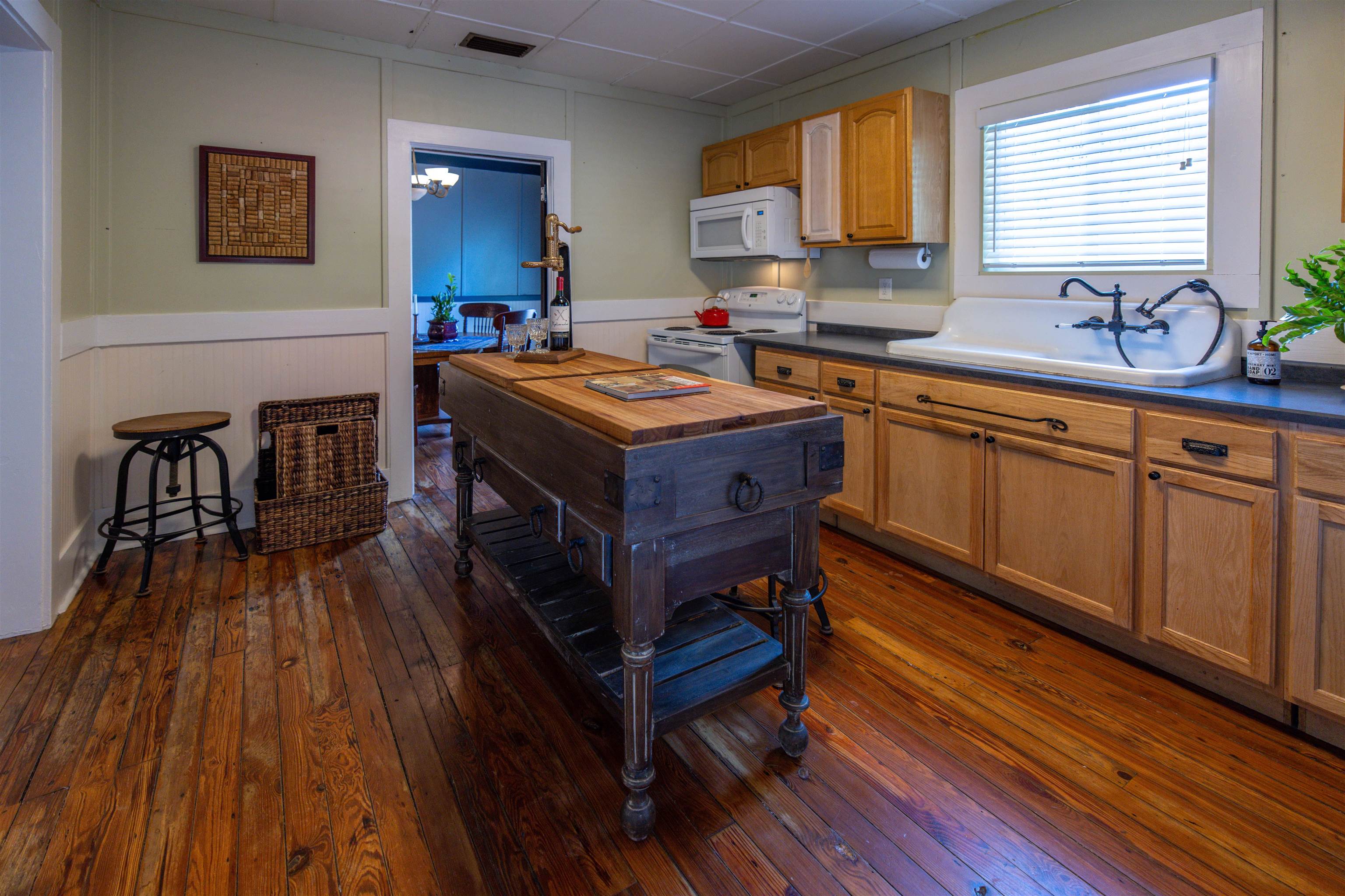 Image 30 of 59 For 86 Masters Dr