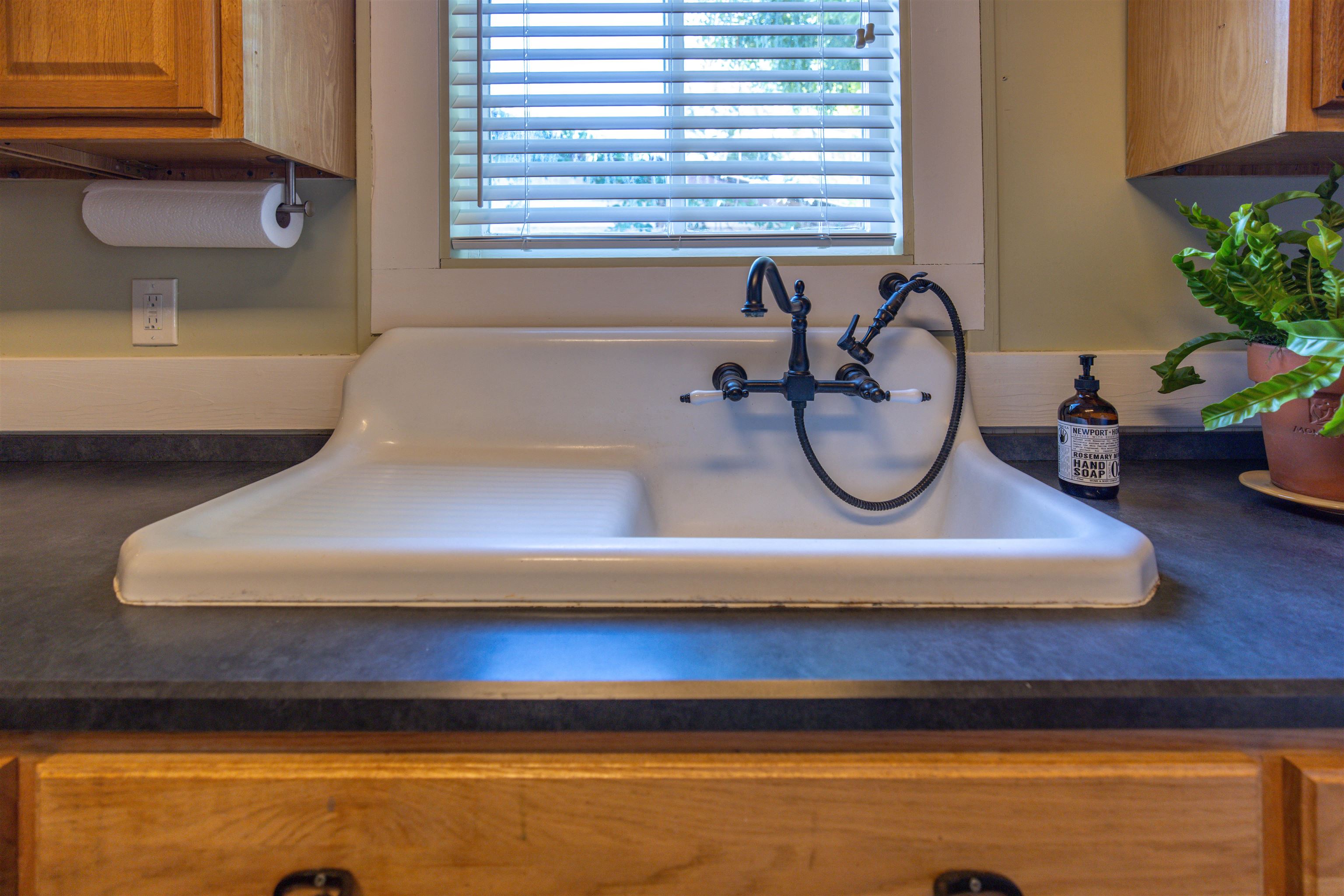 Image 33 of 59 For 86 Masters Dr