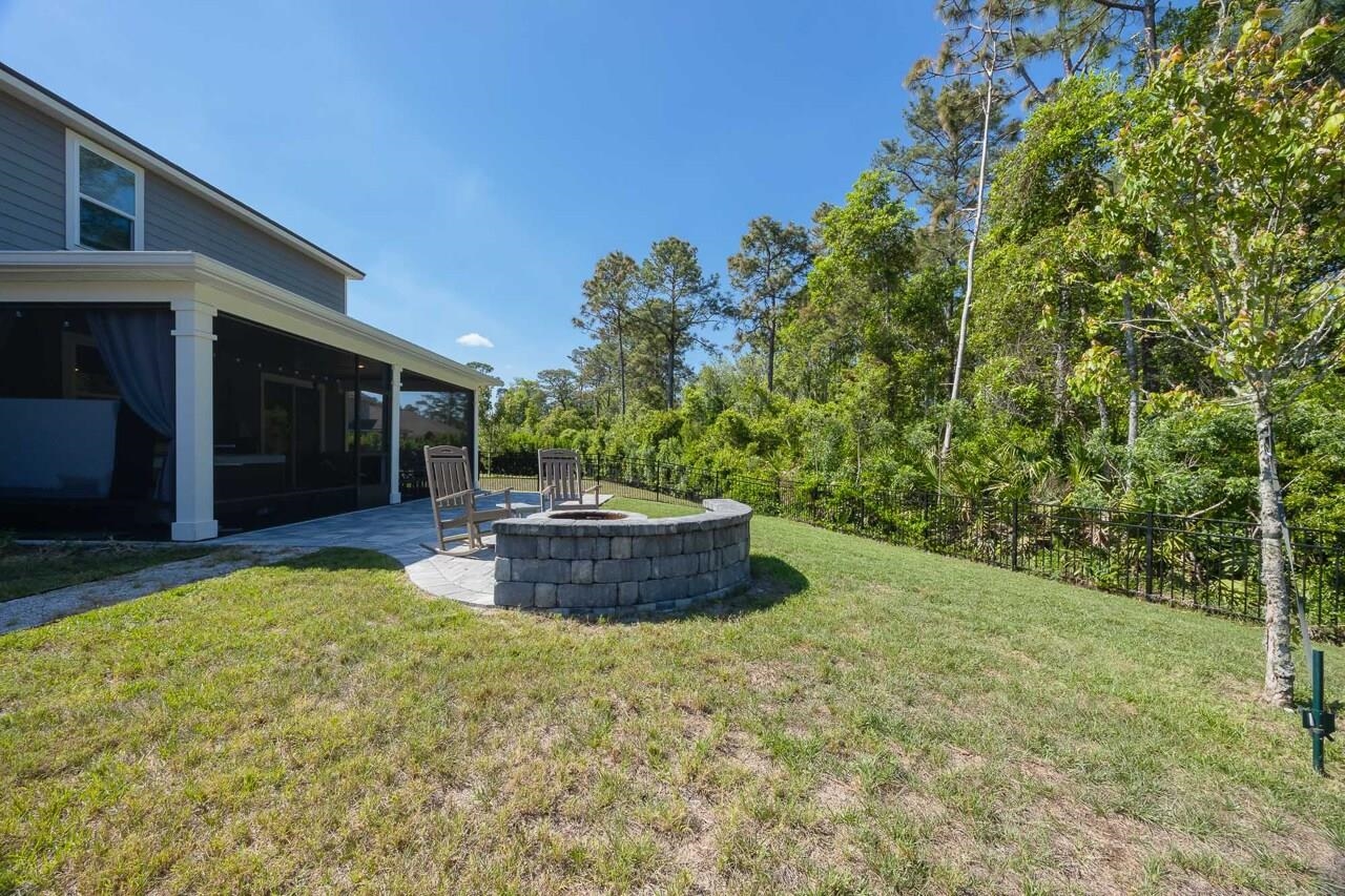 Image 16 of 79 For 375 La Mancha Dr