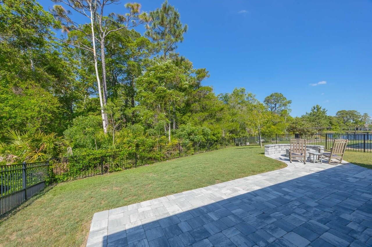 Image 19 of 79 For 375 La Mancha Dr