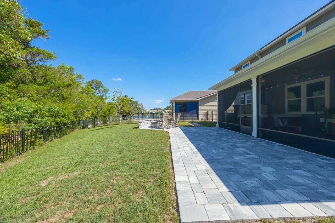 Image 20 of 79 For 375 La Mancha Dr