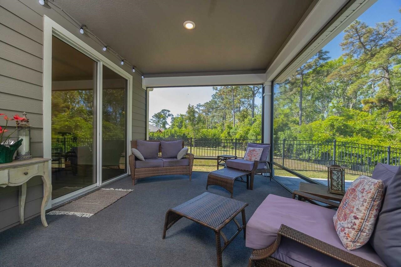 Image 21 of 79 For 375 La Mancha Dr