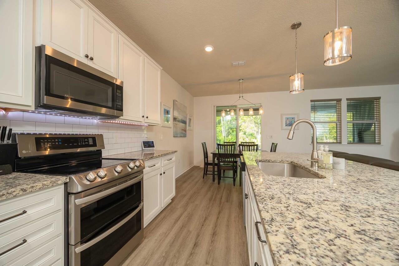 Image 36 of 79 For 375 La Mancha Dr