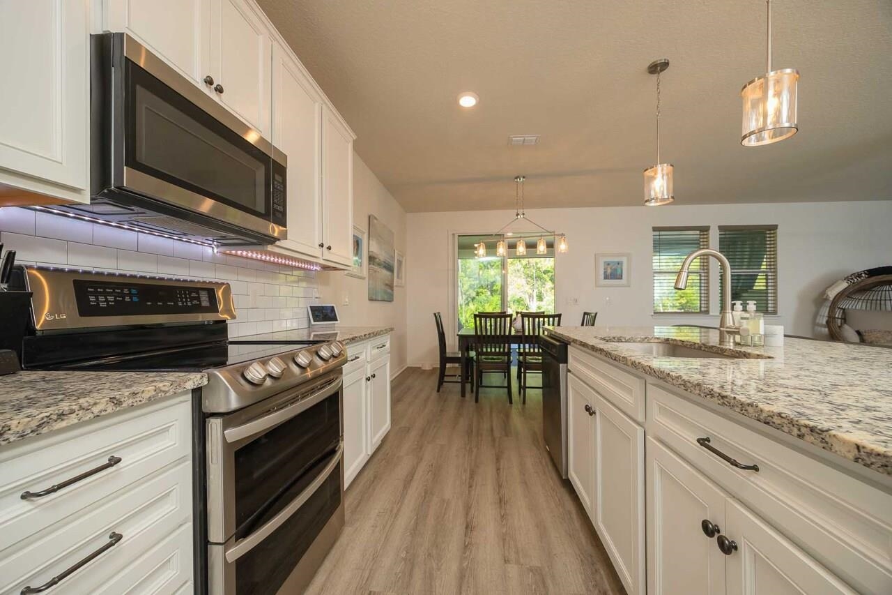 Image 37 of 79 For 375 La Mancha Dr
