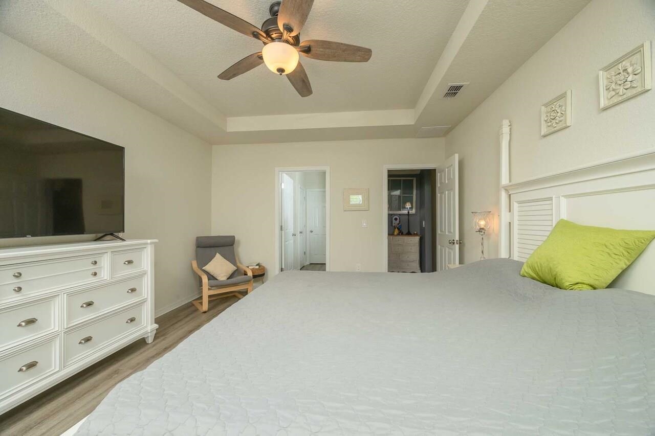 Image 46 of 79 For 375 La Mancha Dr