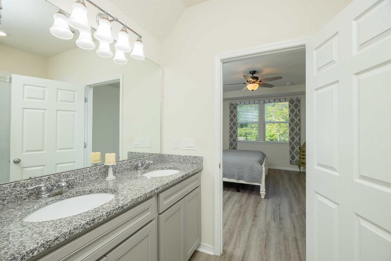 Image 47 of 79 For 375 La Mancha Dr