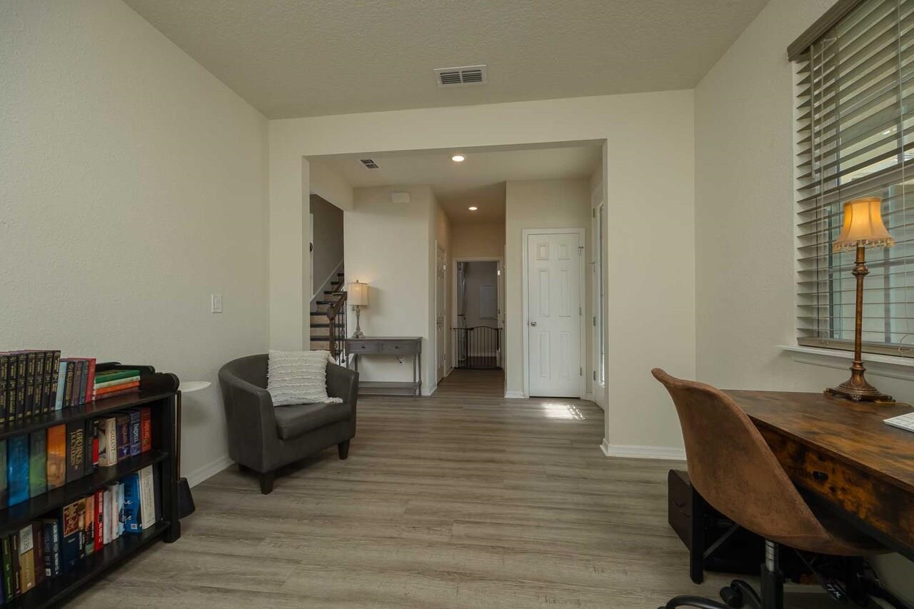 Image 51 of 79 For 375 La Mancha Dr