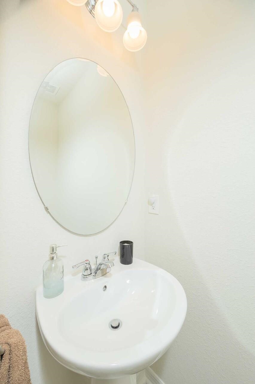 Image 52 of 79 For 375 La Mancha Dr