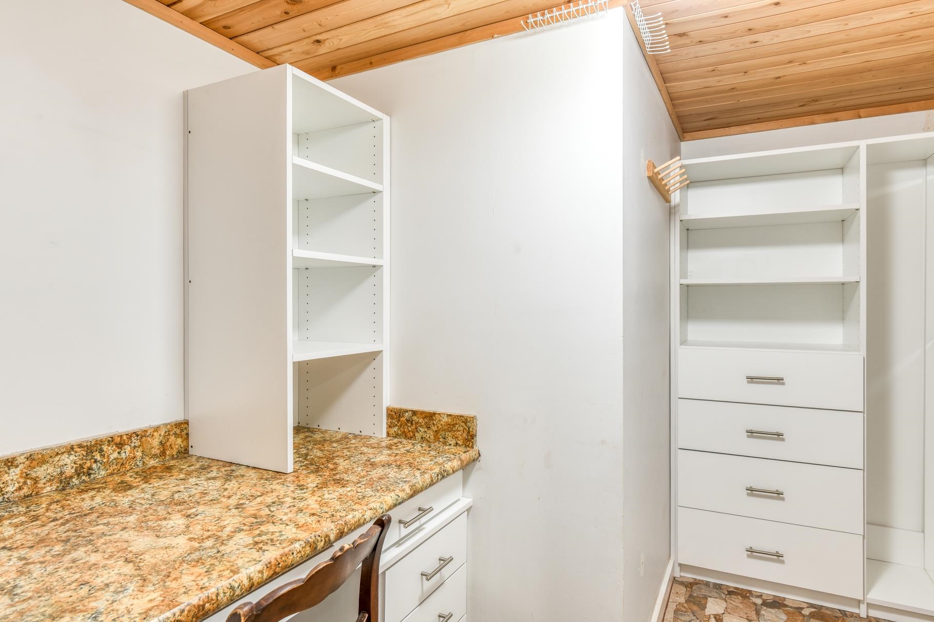 Image 10 of 47 For 3222 Harbor Dr.