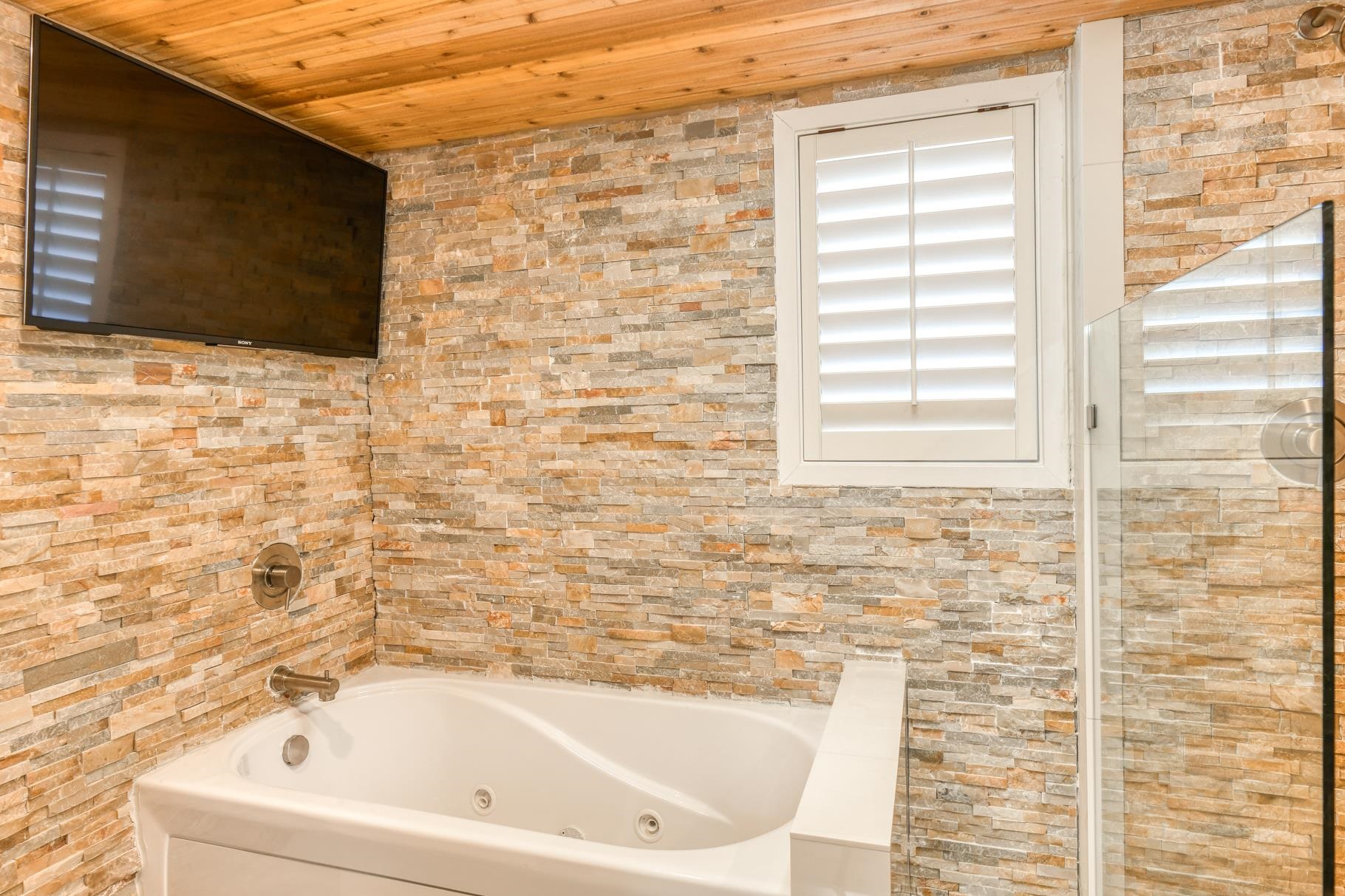 Image 11 of 47 For 3222 Harbor Dr.