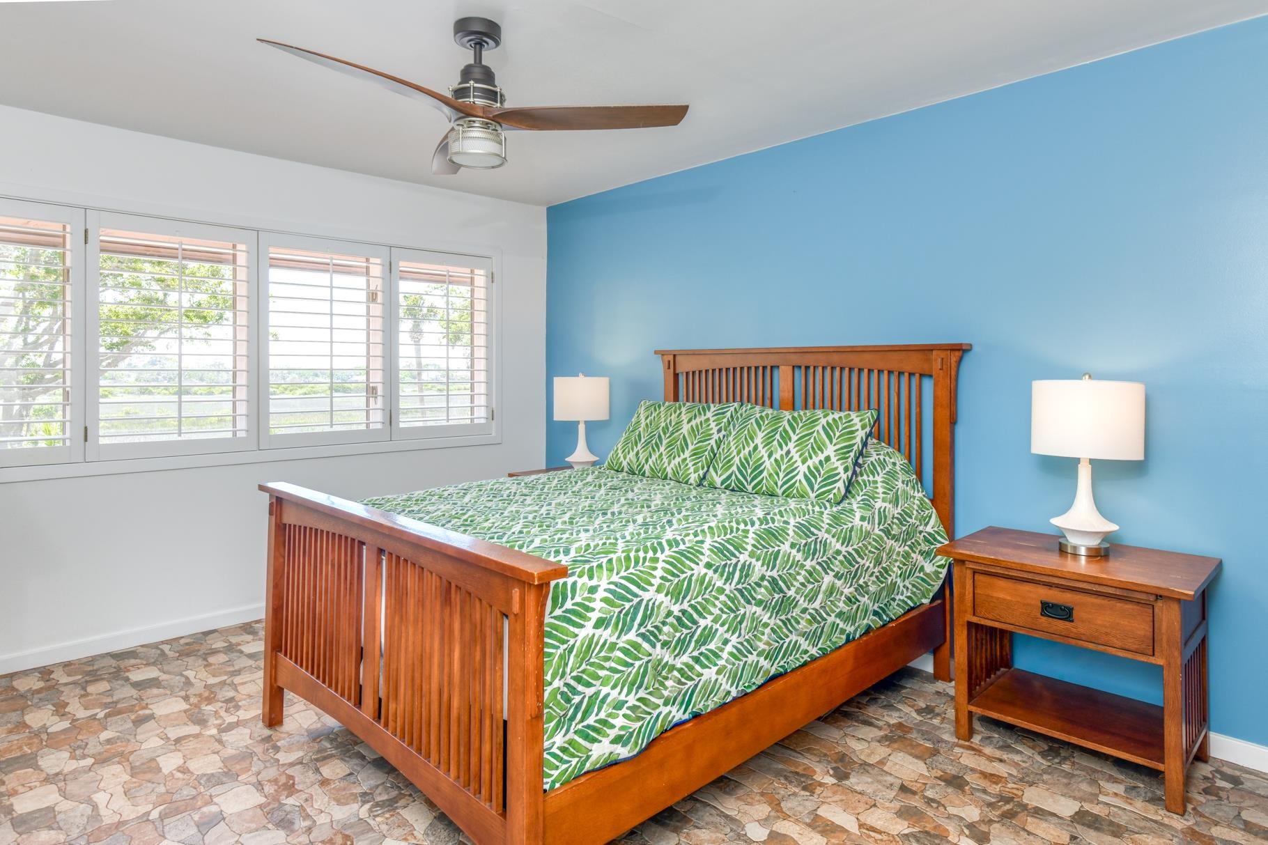 Image 14 of 47 For 3222 Harbor Dr.