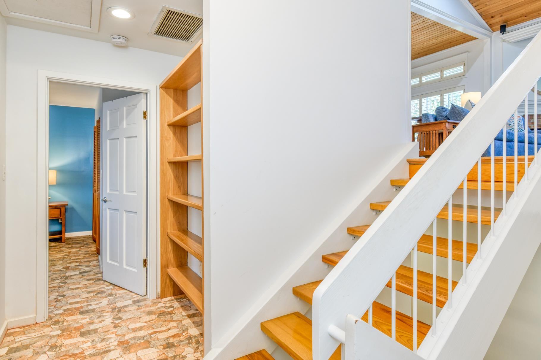 Image 18 of 47 For 3222 Harbor Dr.