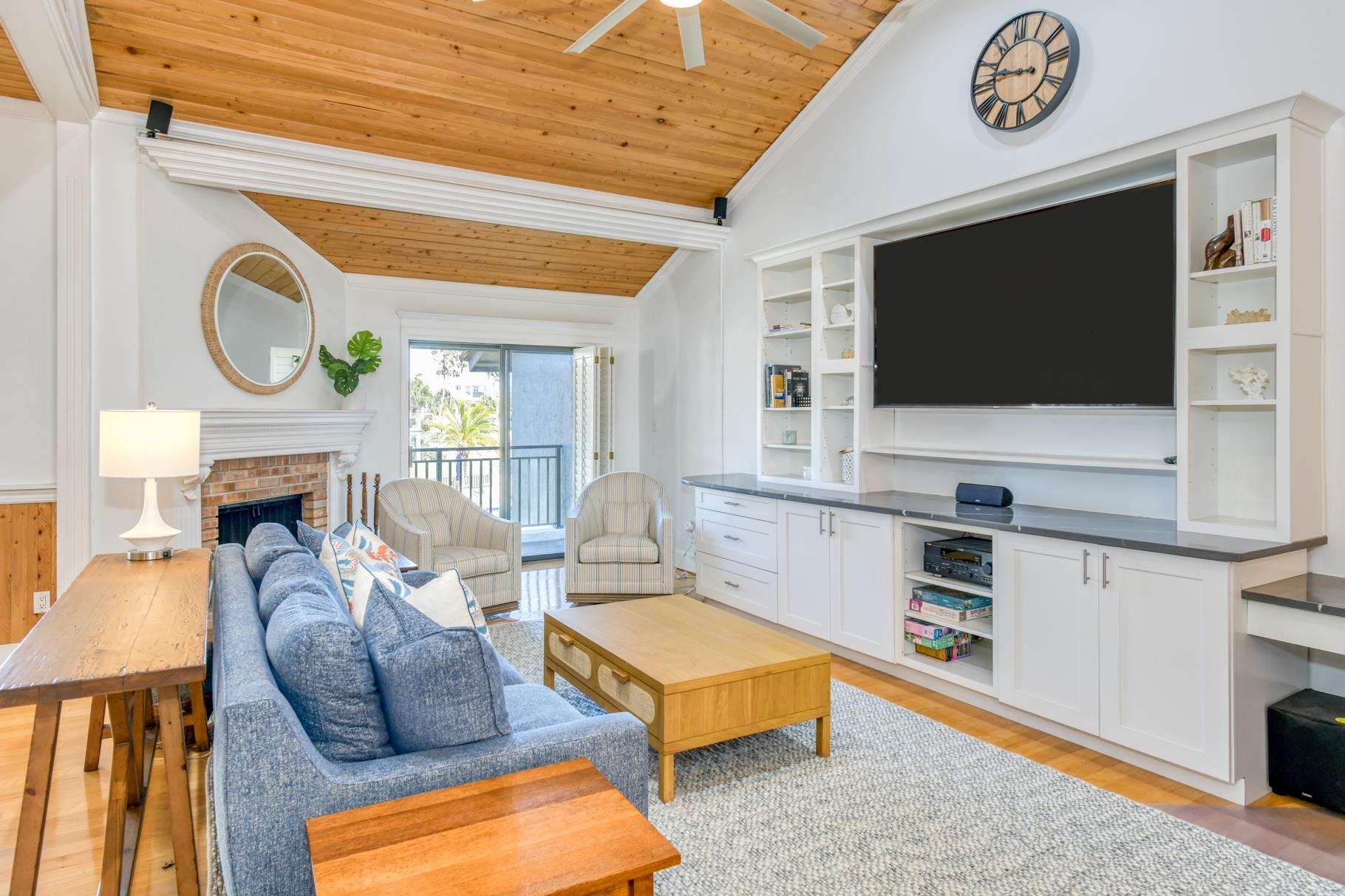 Image 19 of 47 For 3222 Harbor Dr.