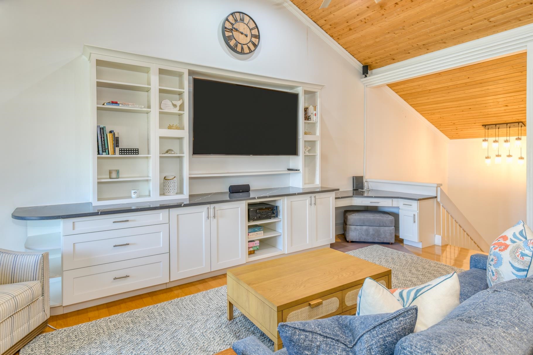 Image 20 of 47 For 3222 Harbor Dr.