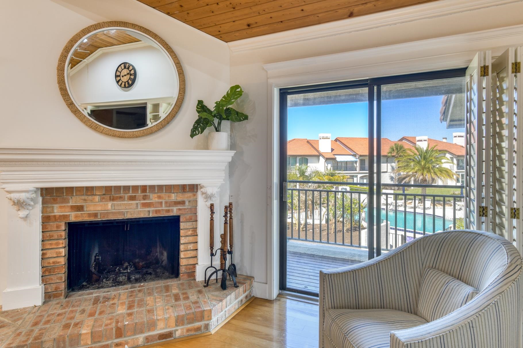 Image 21 of 47 For 3222 Harbor Dr.