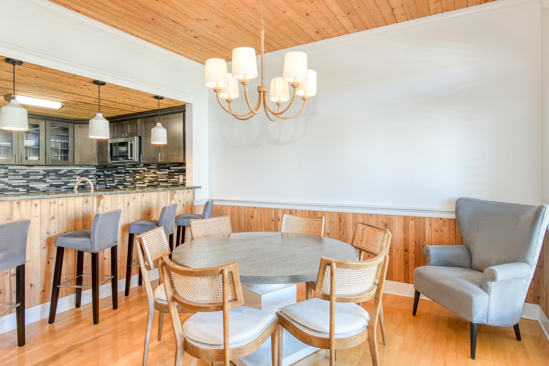 Image 22 of 47 For 3222 Harbor Dr.