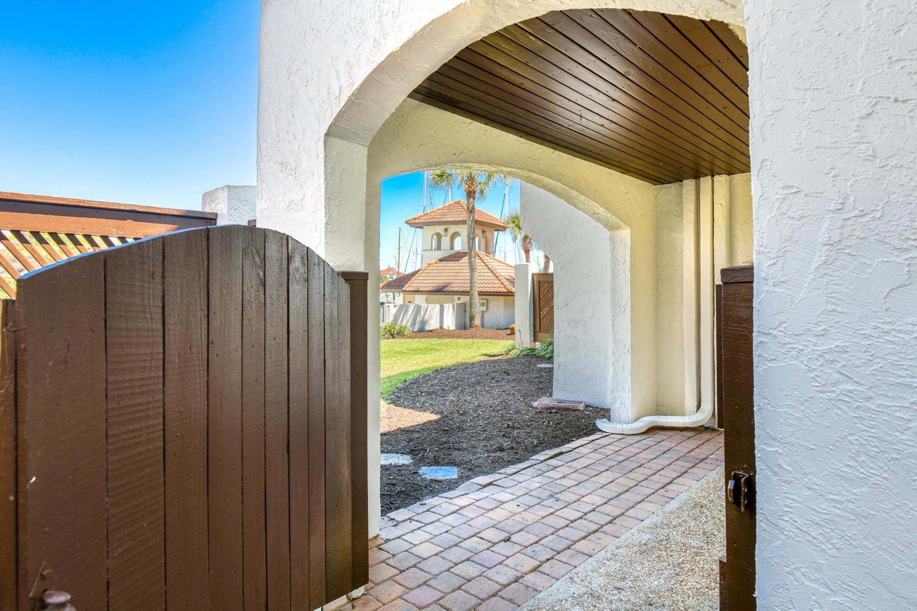 Image 34 of 47 For 3222 Harbor Dr.