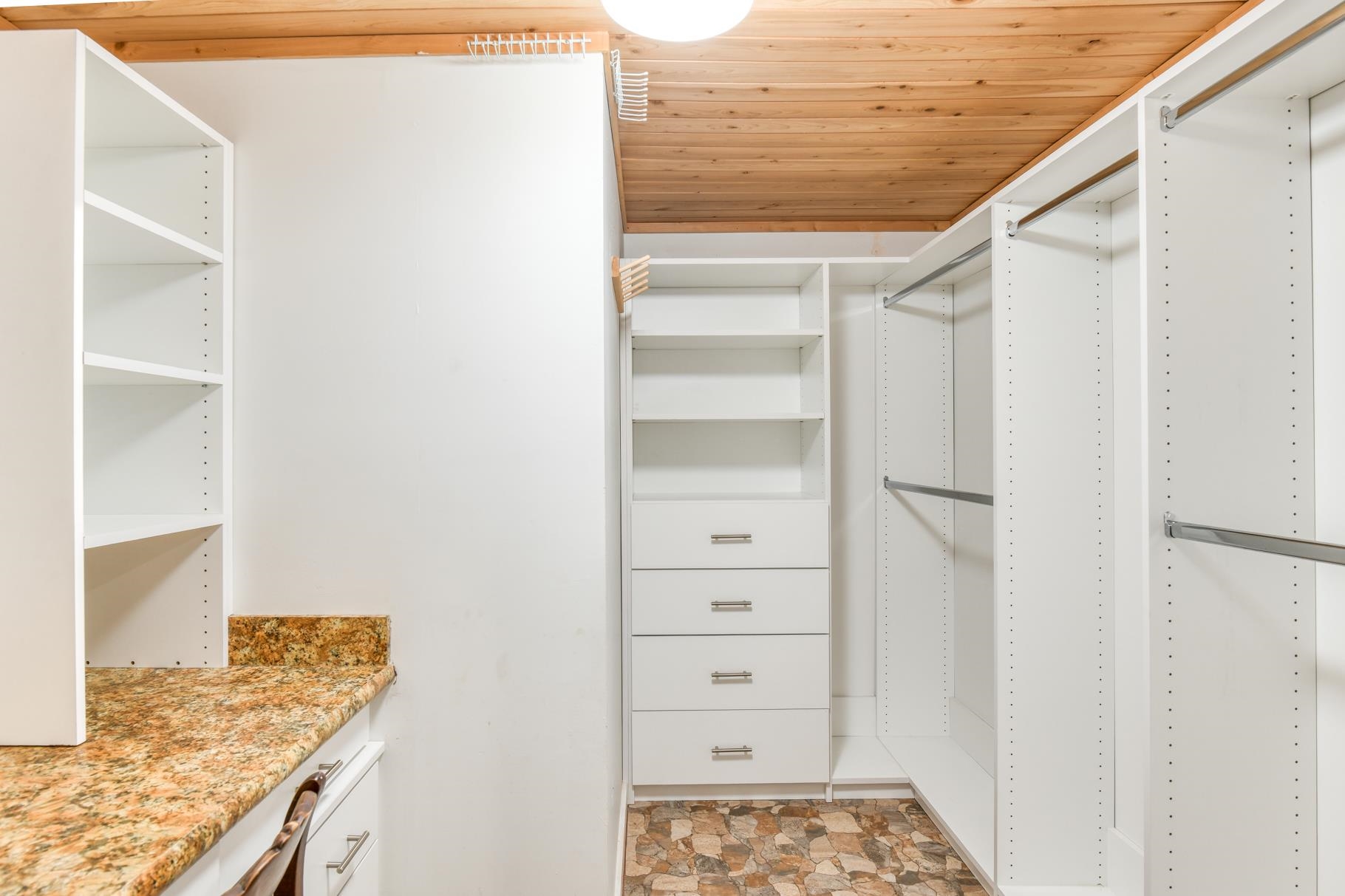 Image 9 of 47 For 3222 Harbor Dr.