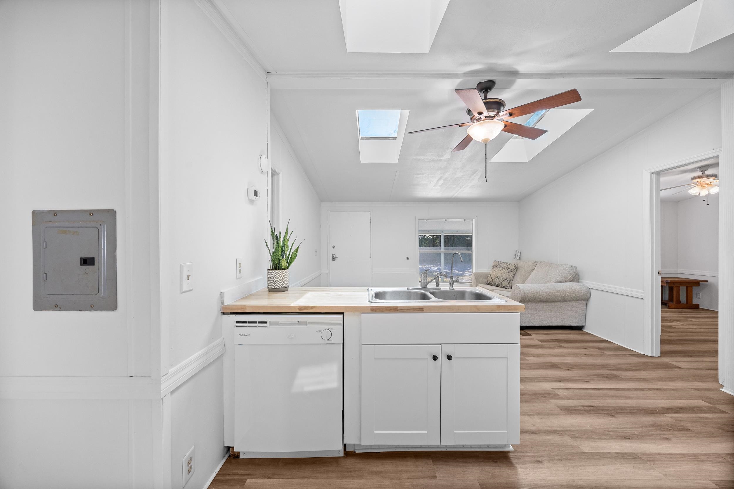 Image 4 of 12 For 2665 Hispanola