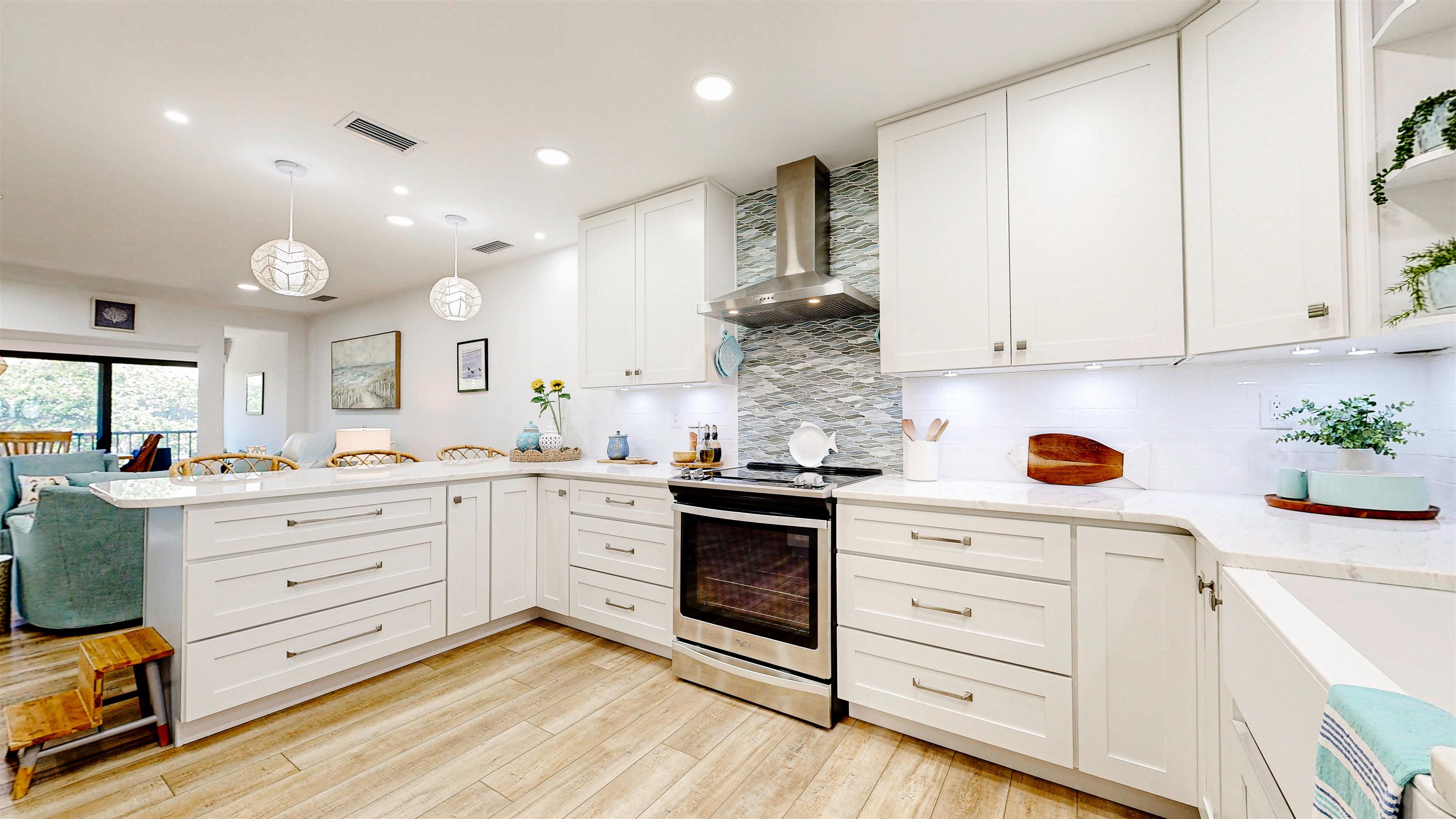 Image 19 of 58 For 65 Village Del Prado Cir