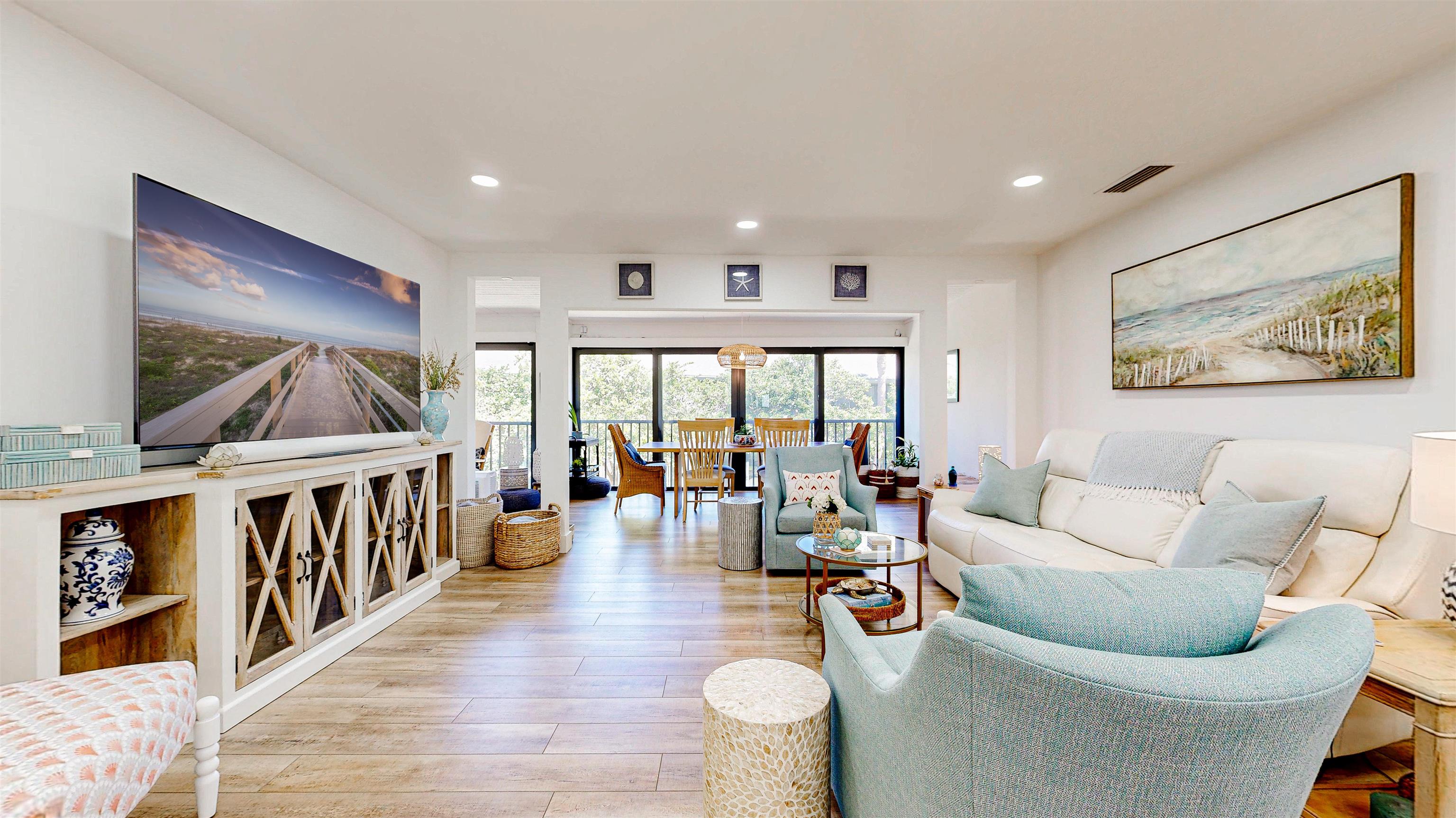 Image 24 of 58 For 65 Village Del Prado Cir