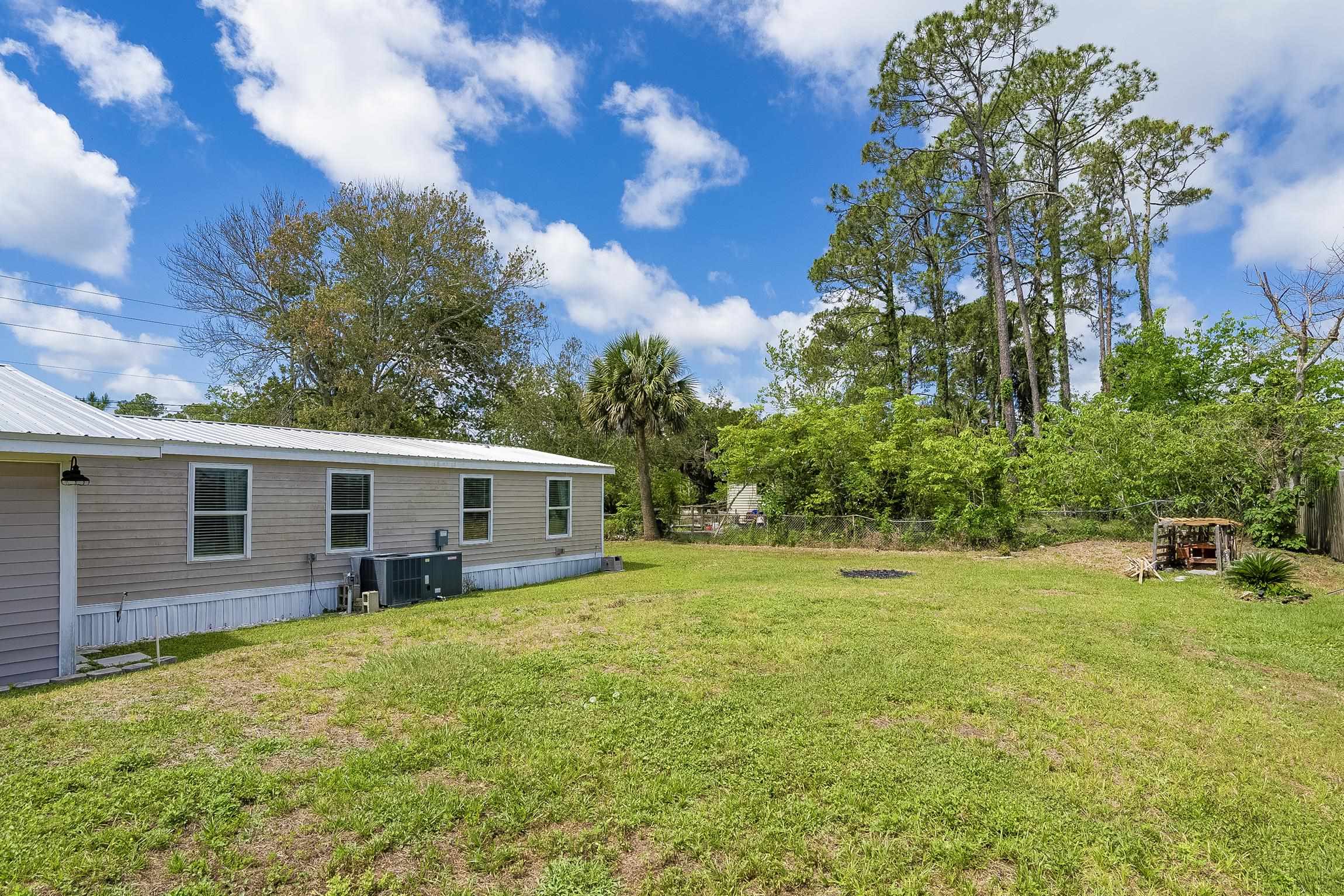 Image 11 of 53 For 482 Ravenswood Dr
