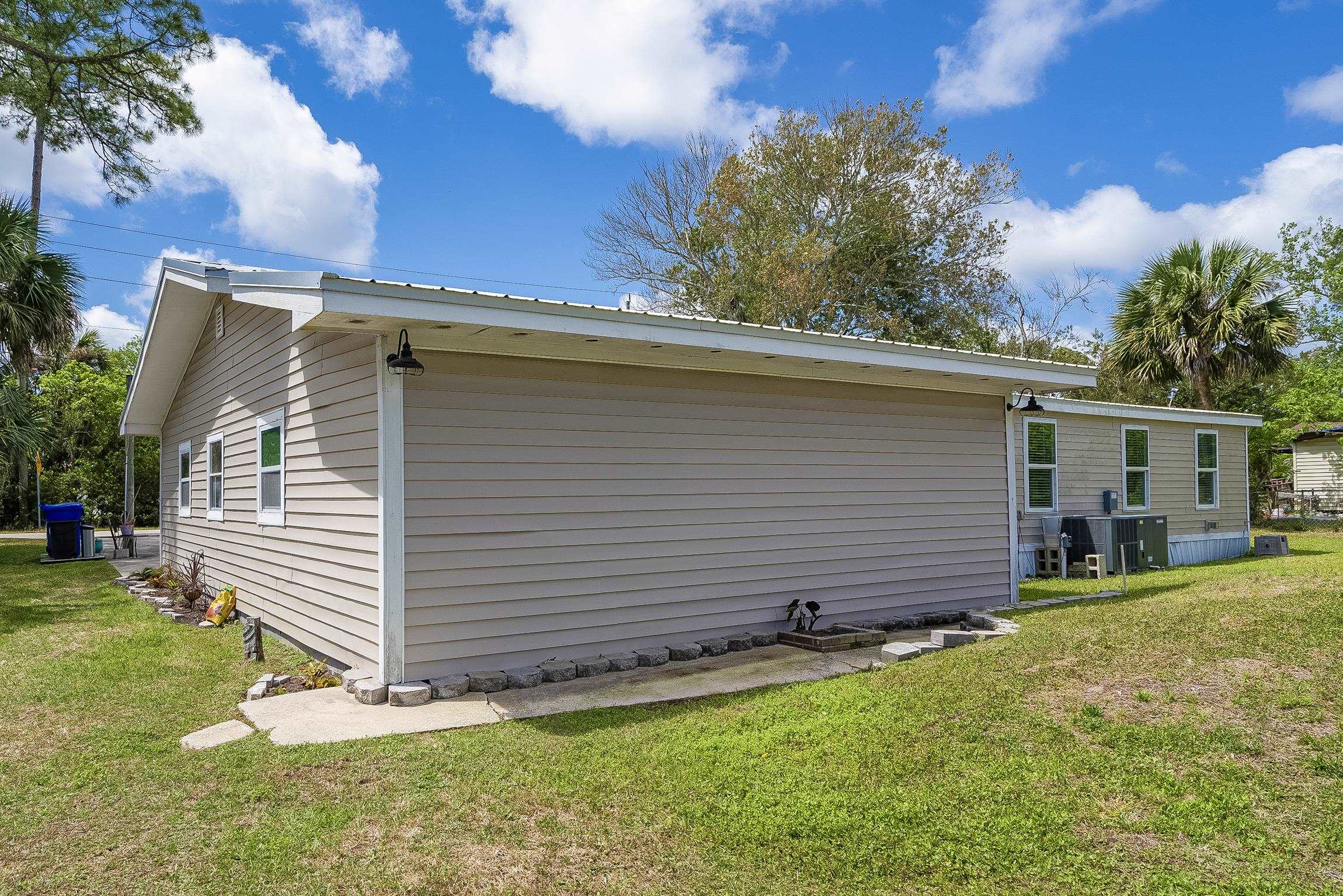 Image 12 of 53 For 482 Ravenswood Dr