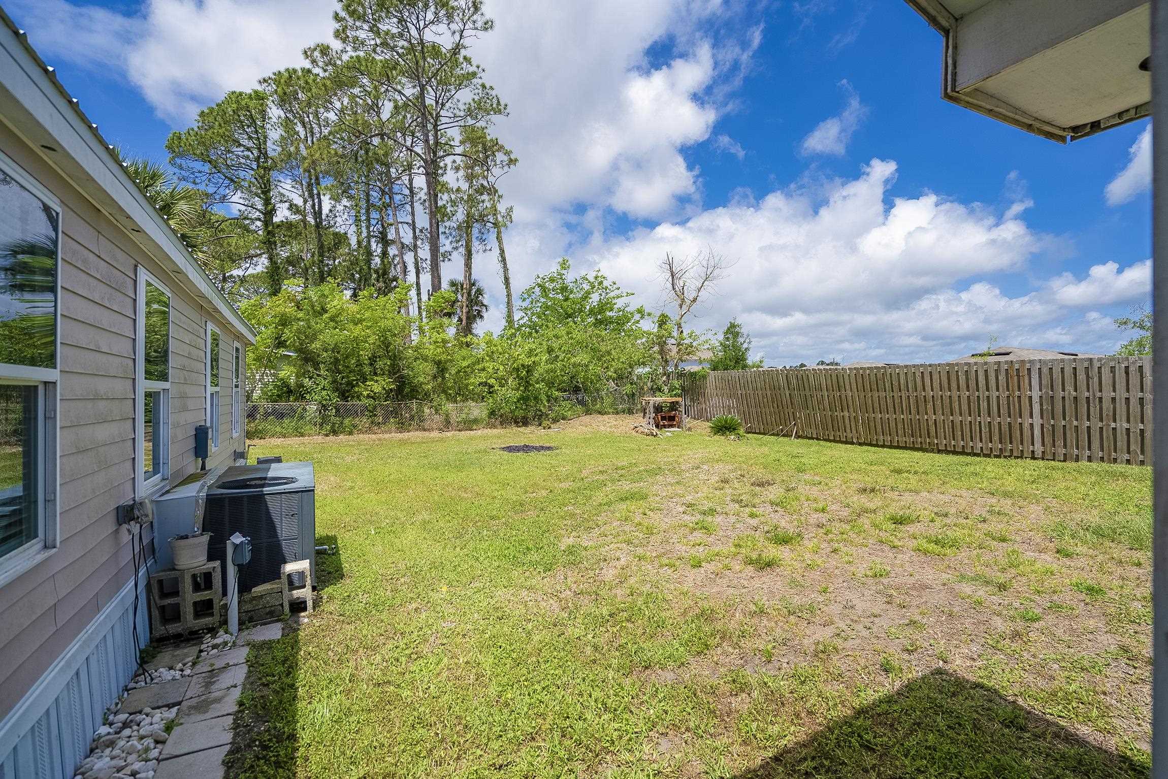 Image 13 of 53 For 482 Ravenswood Dr