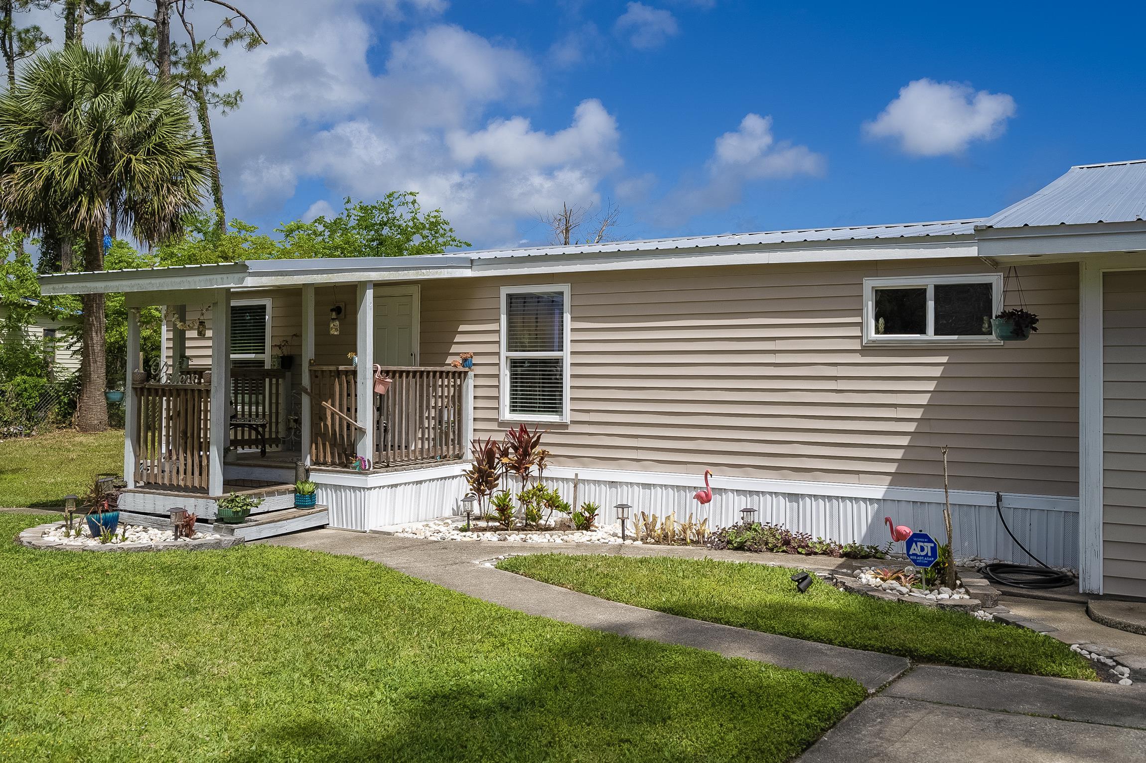 Image 3 of 53 For 482 Ravenswood Dr