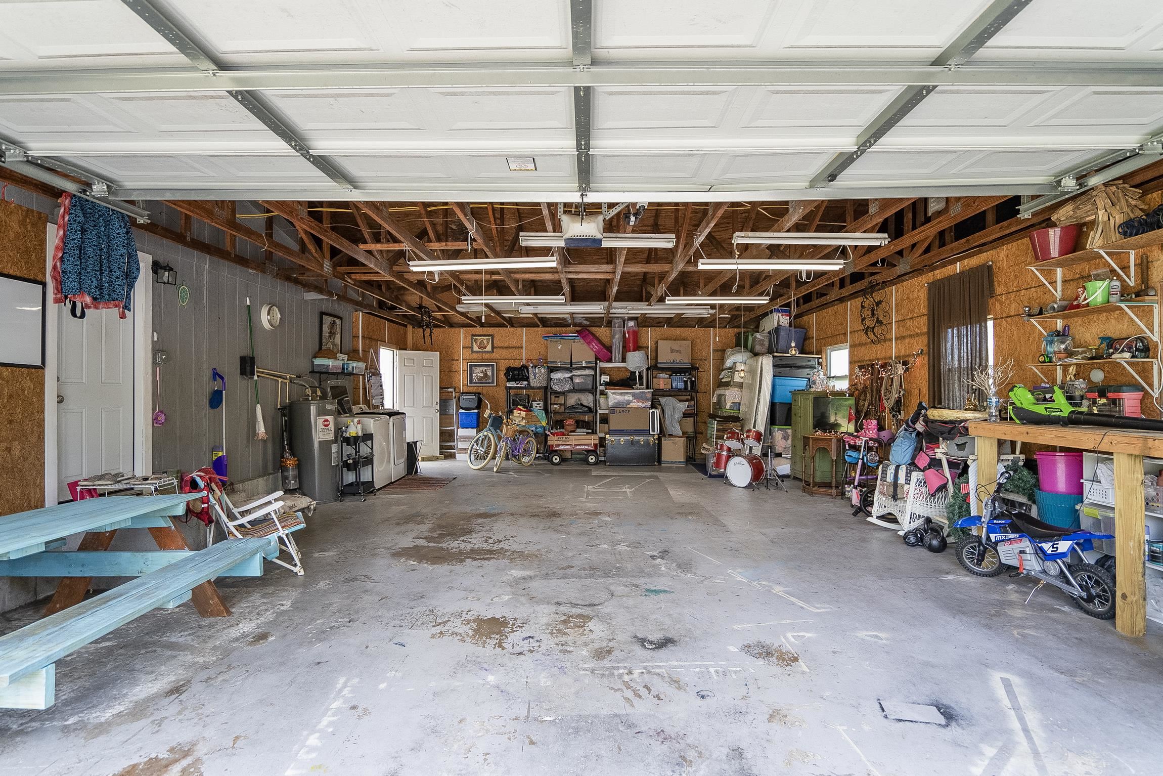 Image 40 of 53 For 482 Ravenswood Dr