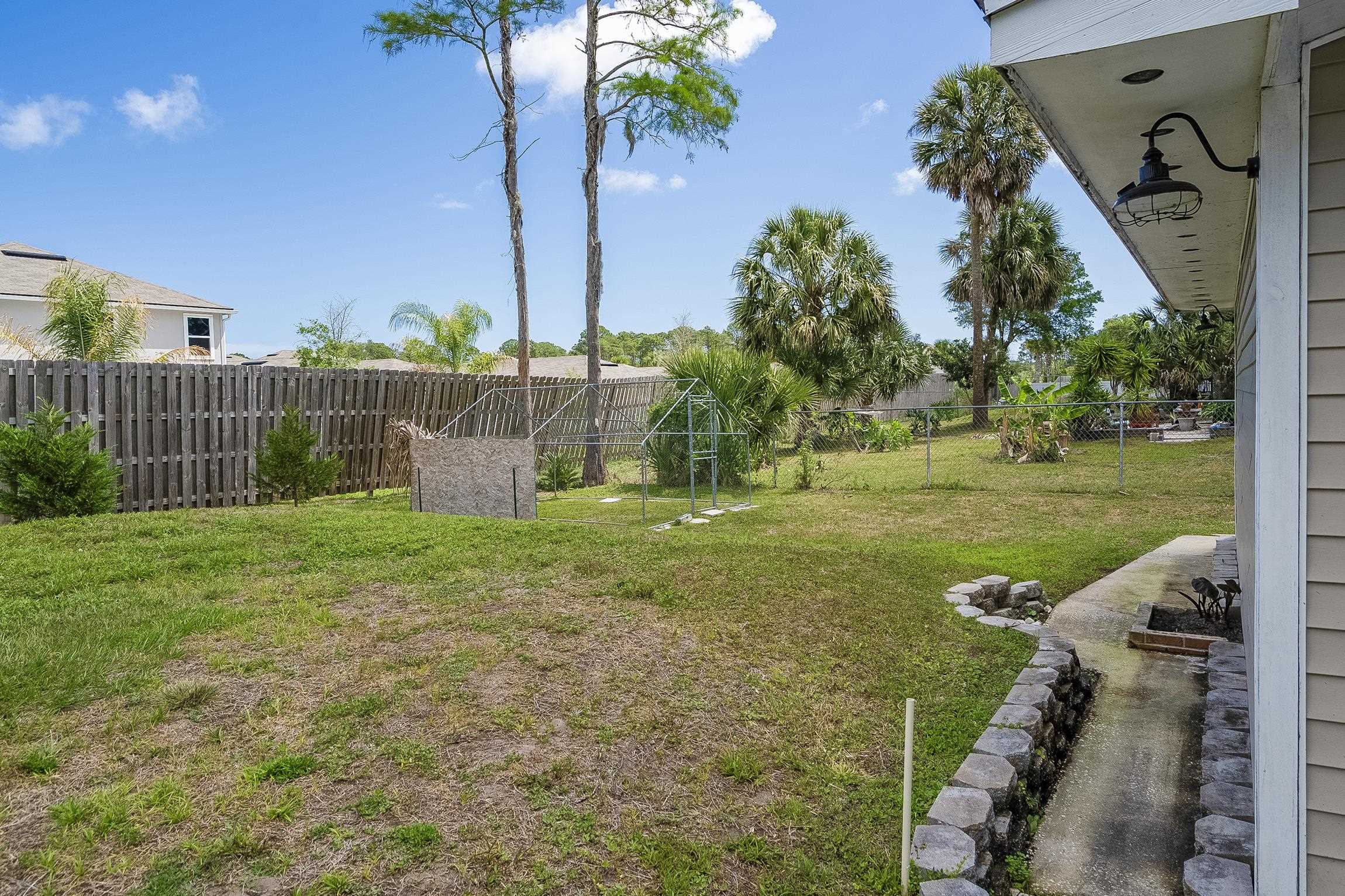 Image 8 of 53 For 482 Ravenswood Dr