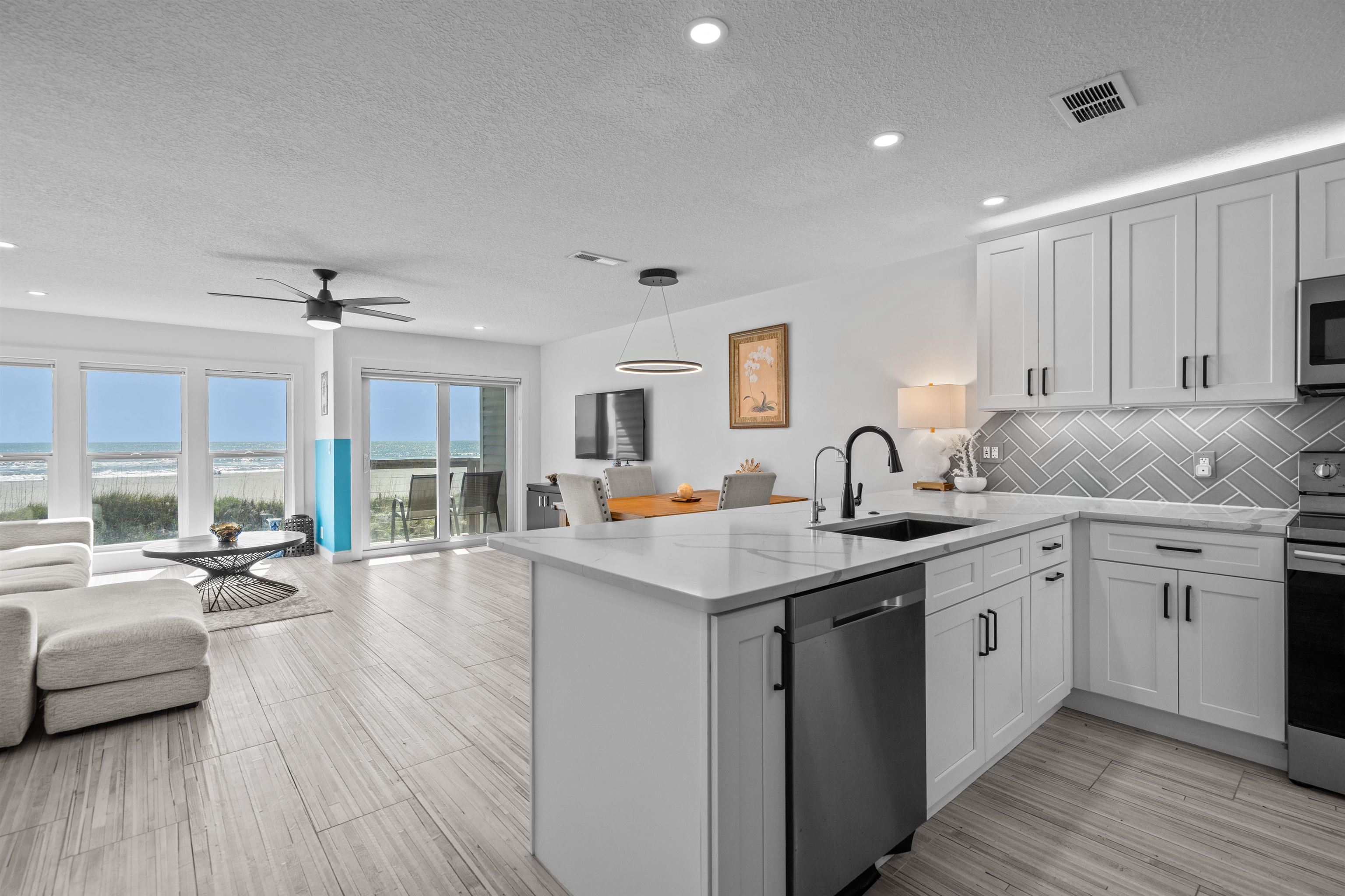 Details for 2 10th St  4, St Augustine, FL 32080