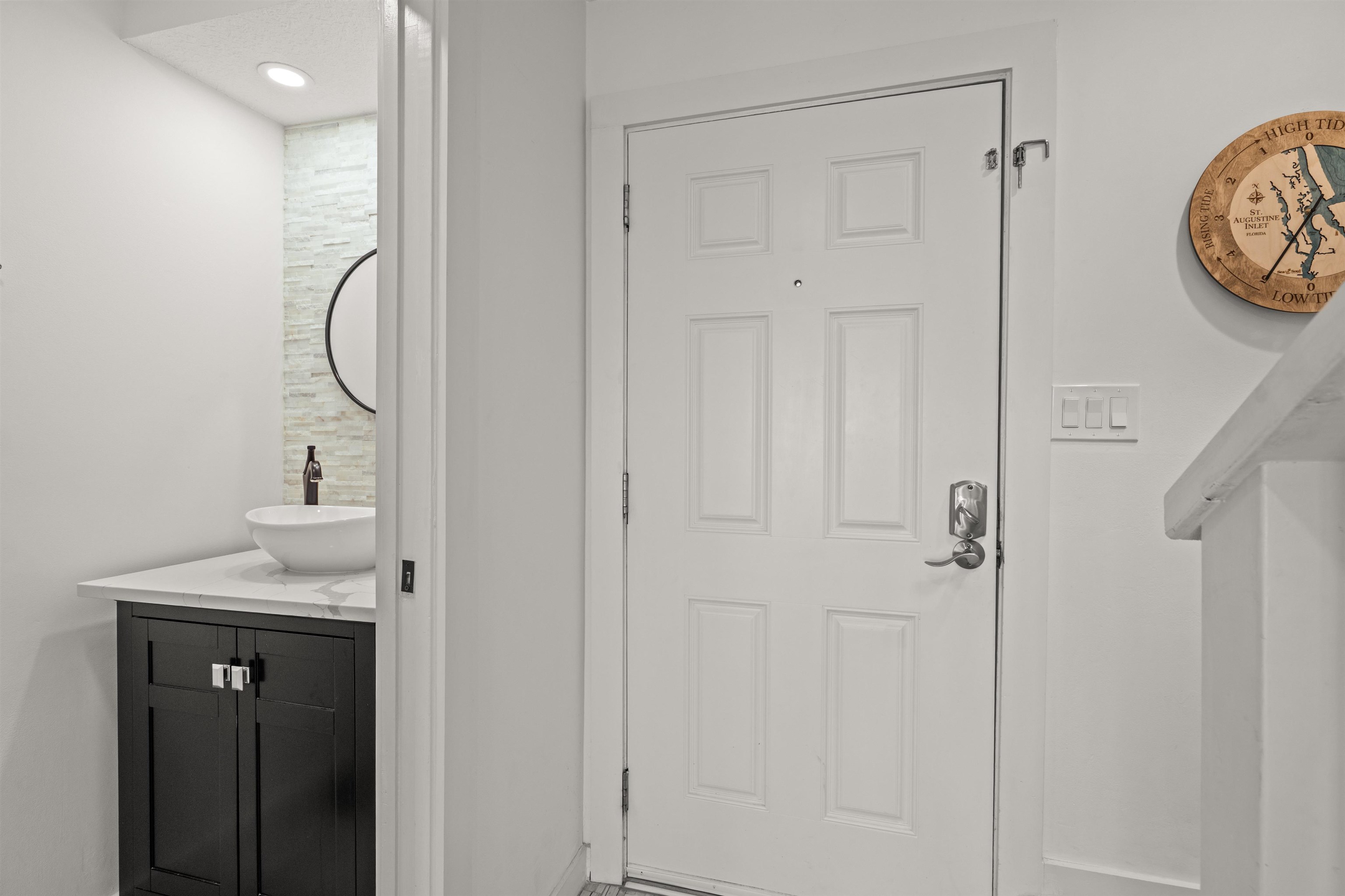 Image 13 of 39 For 2 10th St  4
