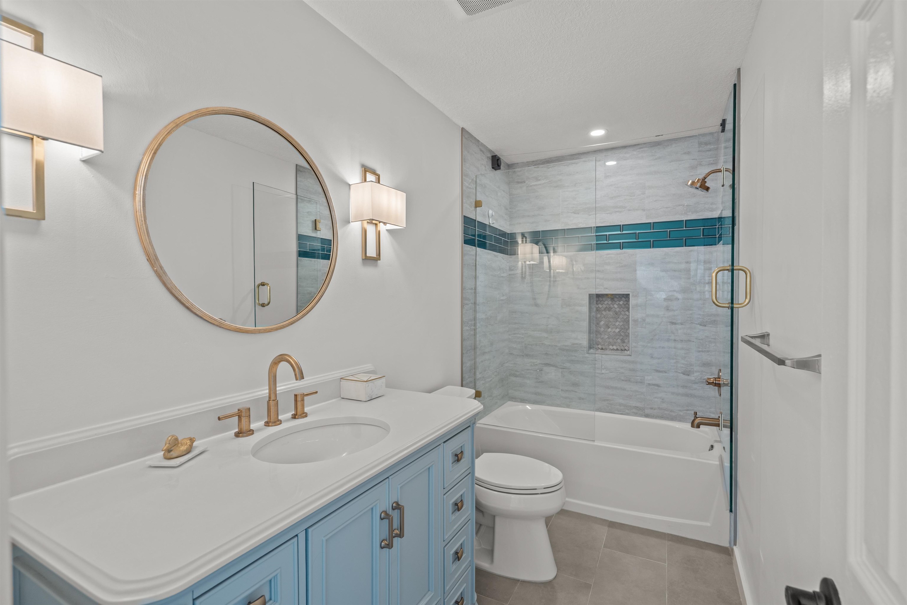 Image 22 of 39 For 2 10th St  4