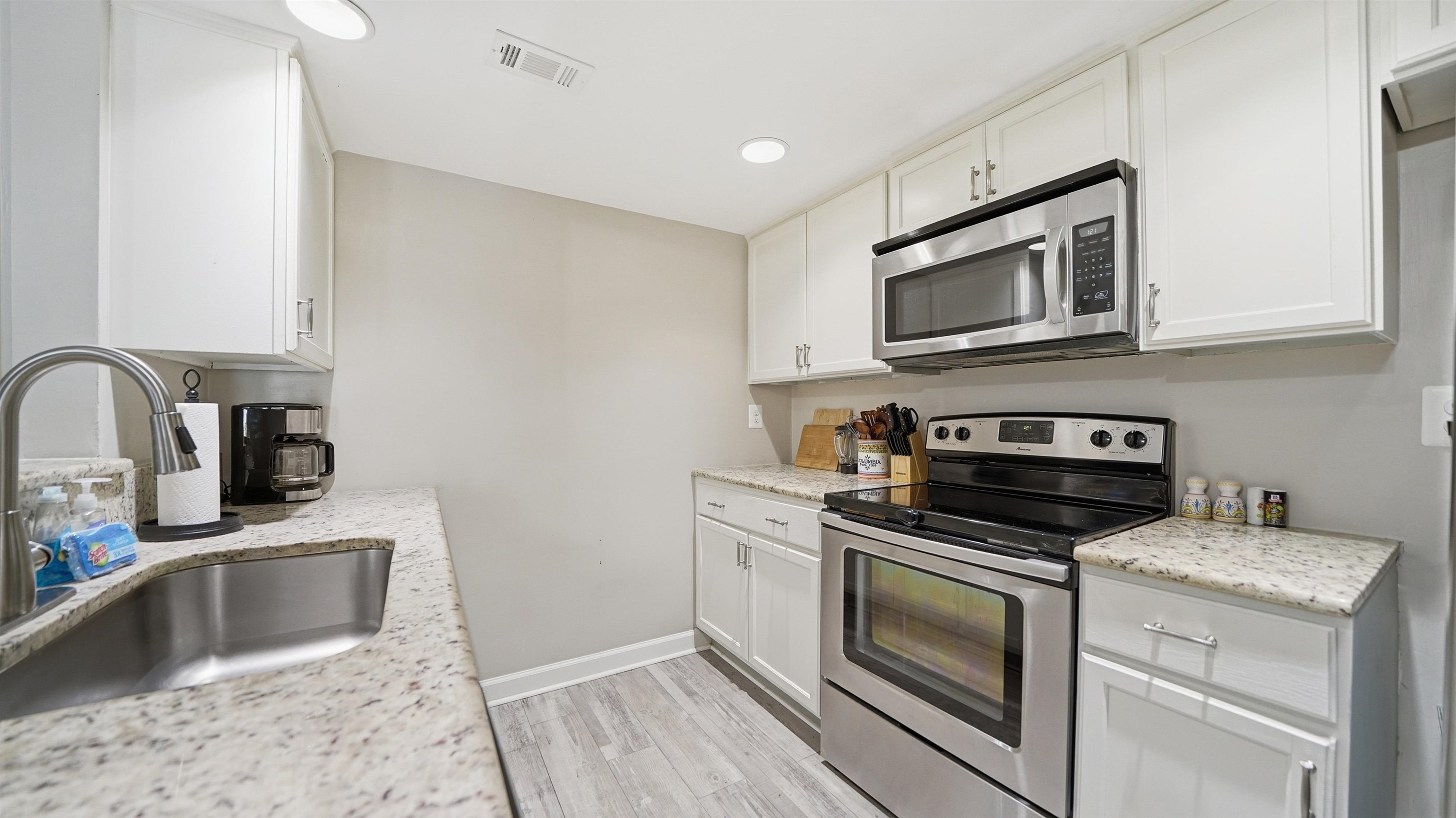 Image 11 of 52 For 3904 Windjammer Ln