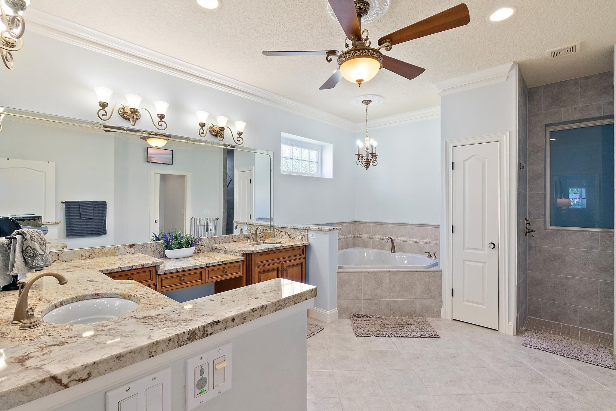 Image 14 of 72 For 505 Turnberry Ln