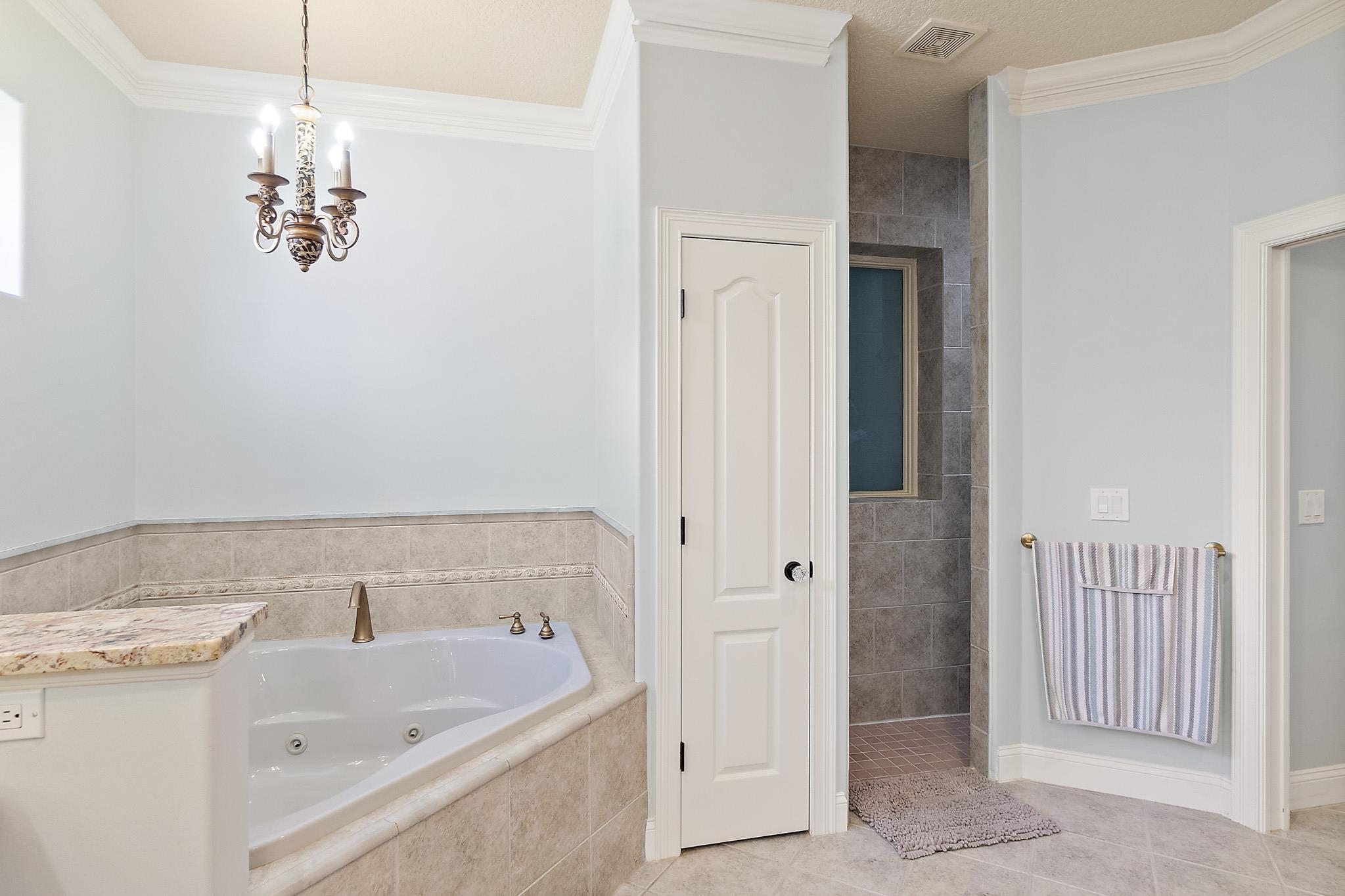 Image 15 of 72 For 505 Turnberry Ln
