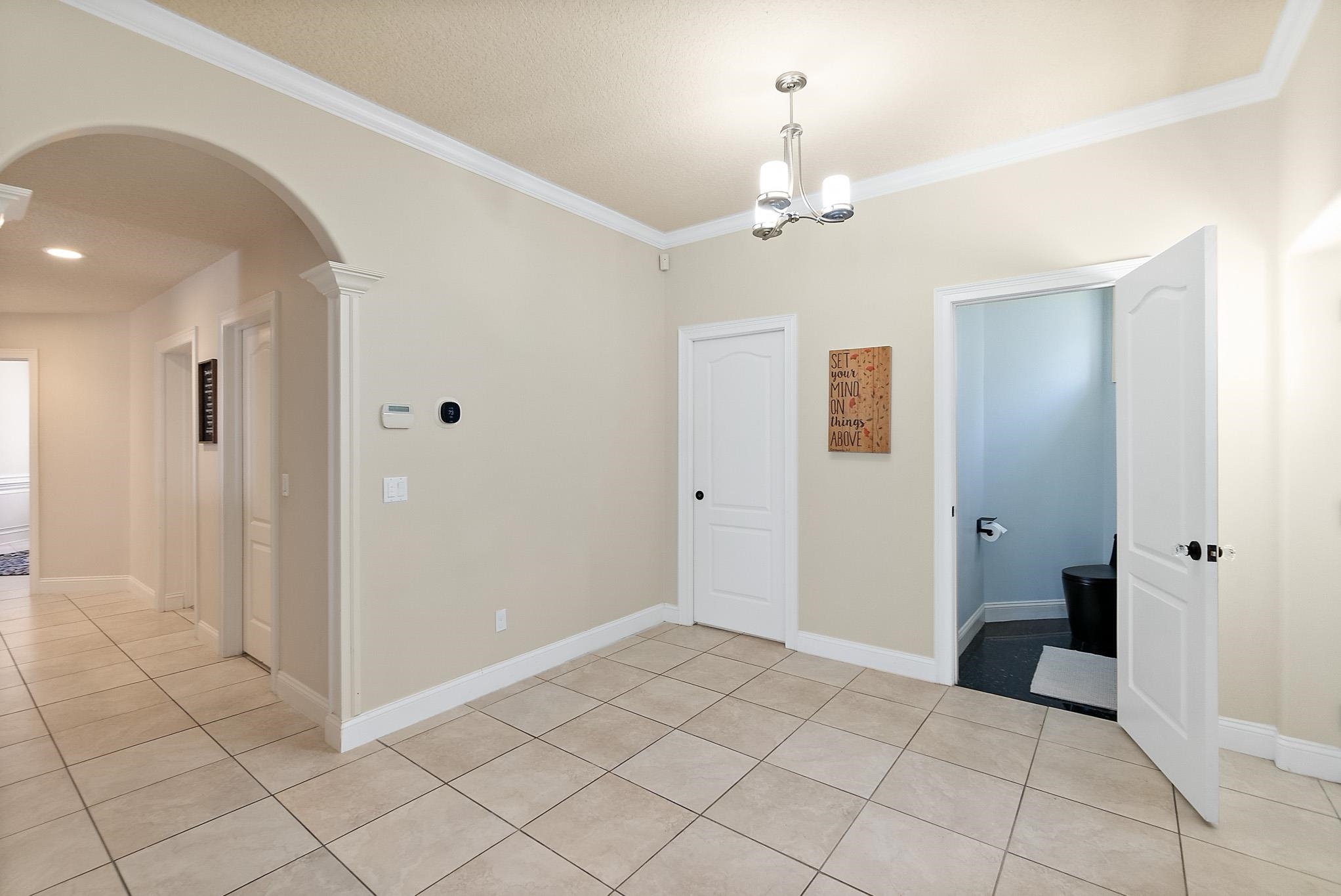 Image 33 of 72 For 505 Turnberry Ln