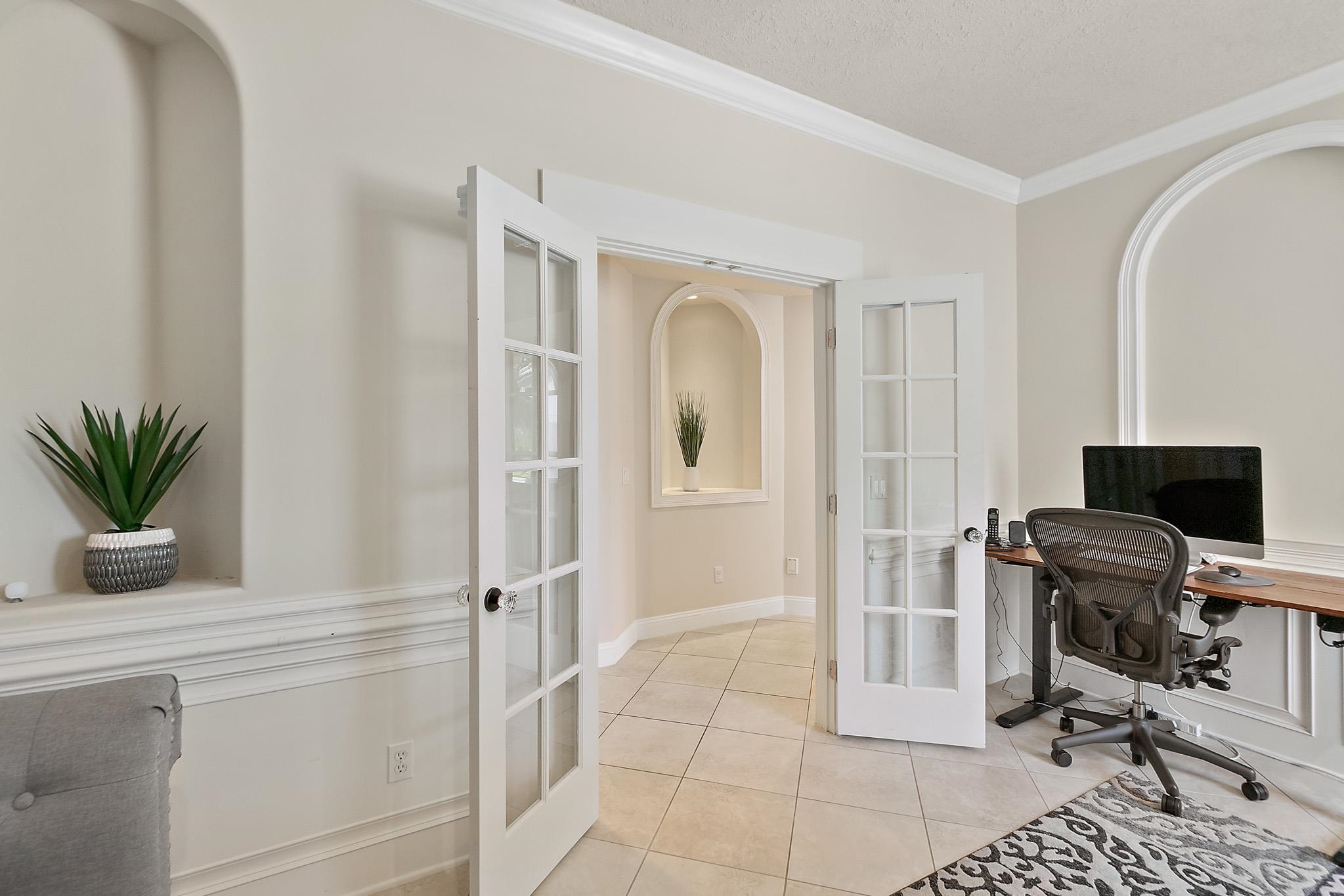 Image 35 of 72 For 505 Turnberry Ln