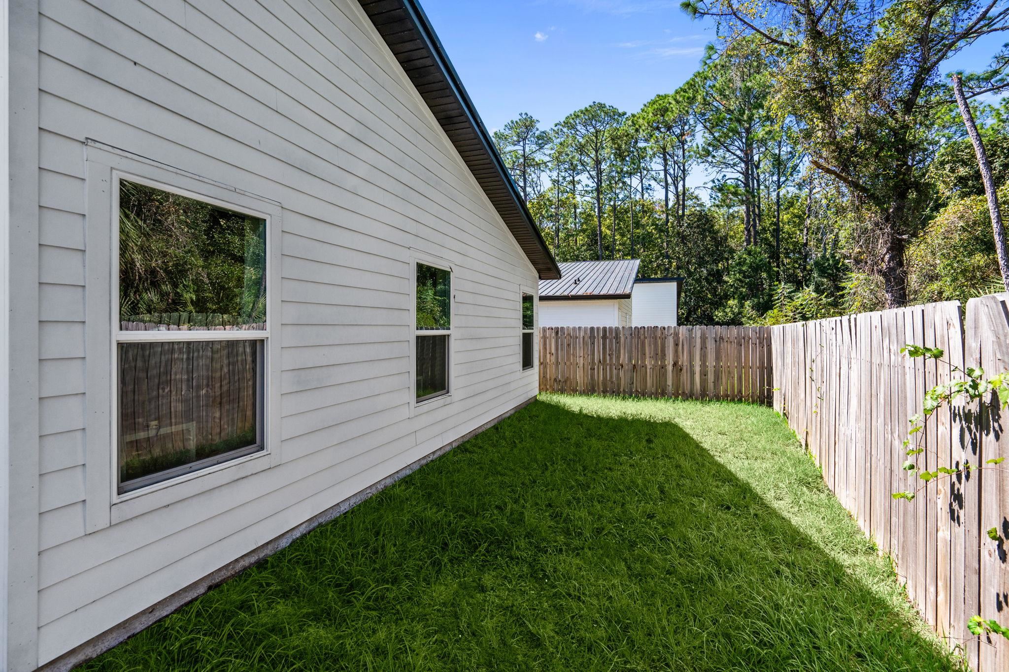 Image 28 of 32 For 816 9th Street W