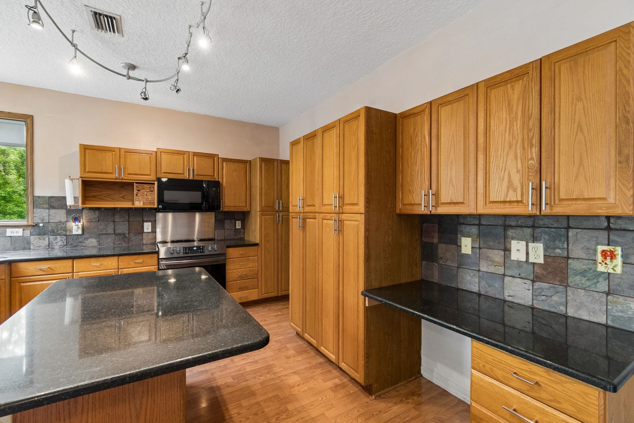 Image 16 of 82 For 1191 Brookside Ct
