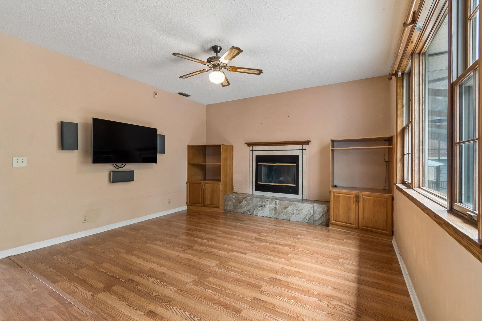 Image 21 of 82 For 1191 Brookside Ct