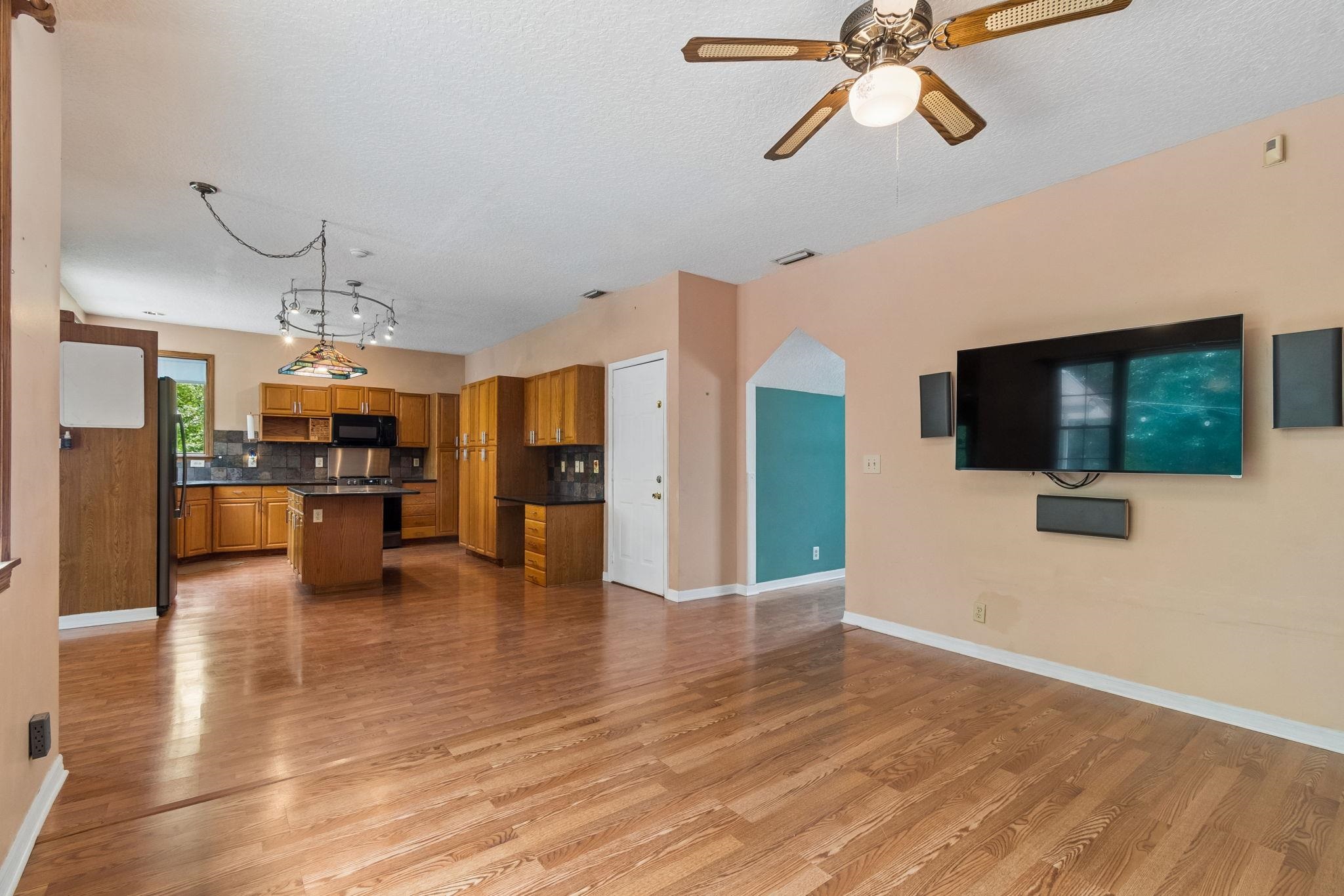 Image 23 of 82 For 1191 Brookside Ct