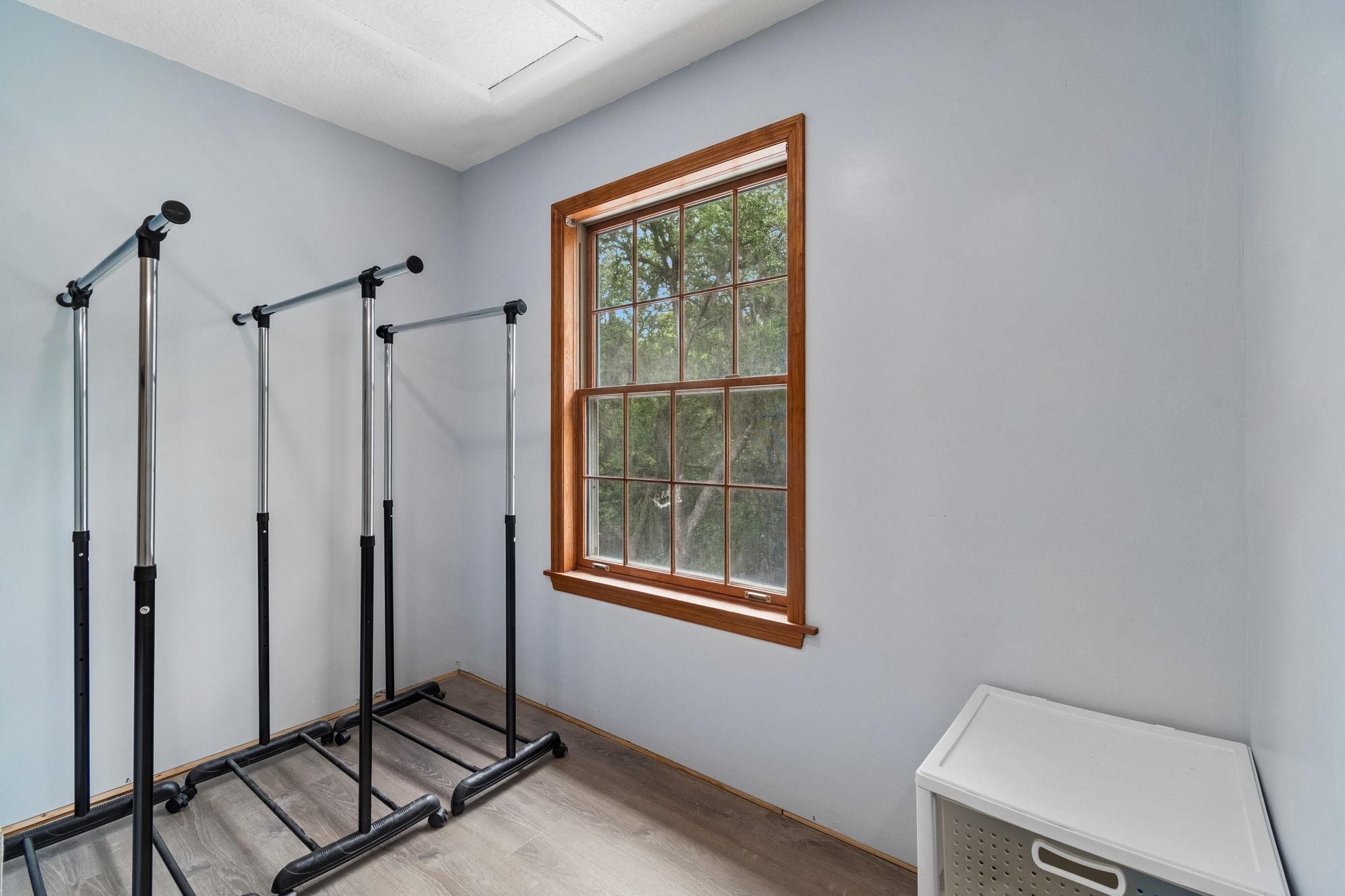 Image 37 of 82 For 1191 Brookside Ct