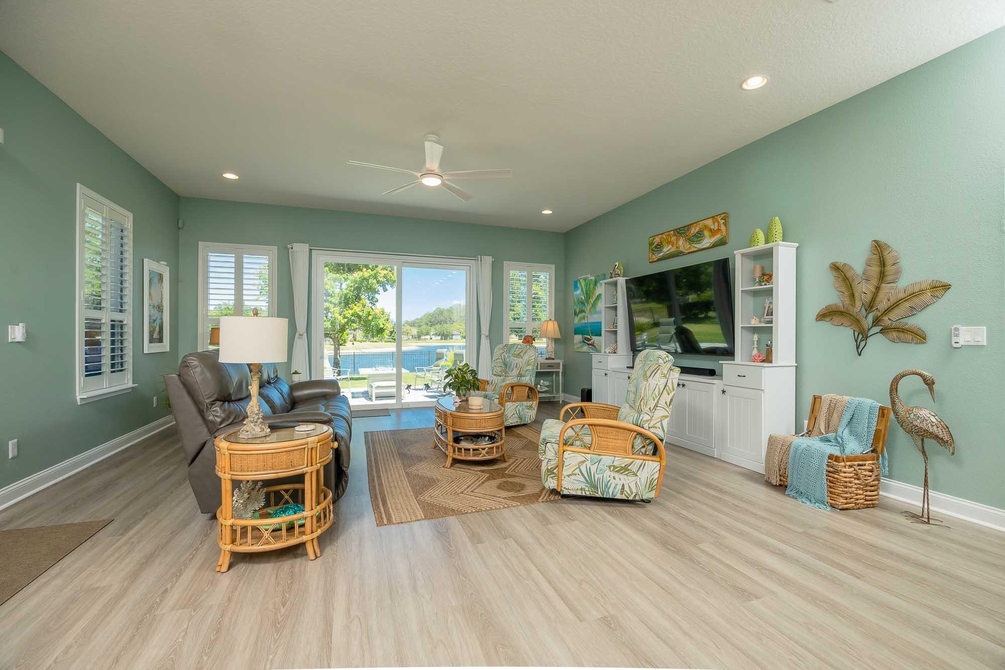 Image 15 of 68 For 273 Parkwood Cir