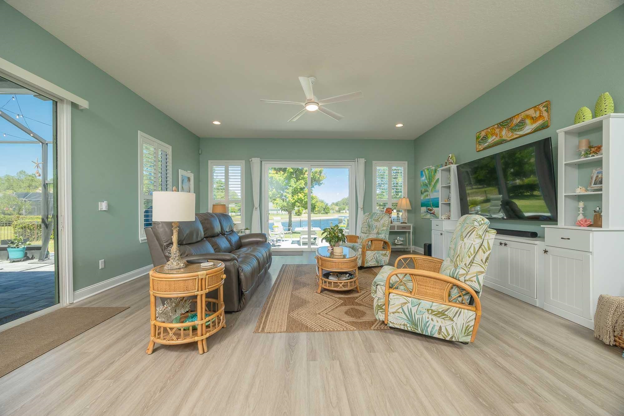 Image 16 of 68 For 273 Parkwood Cir
