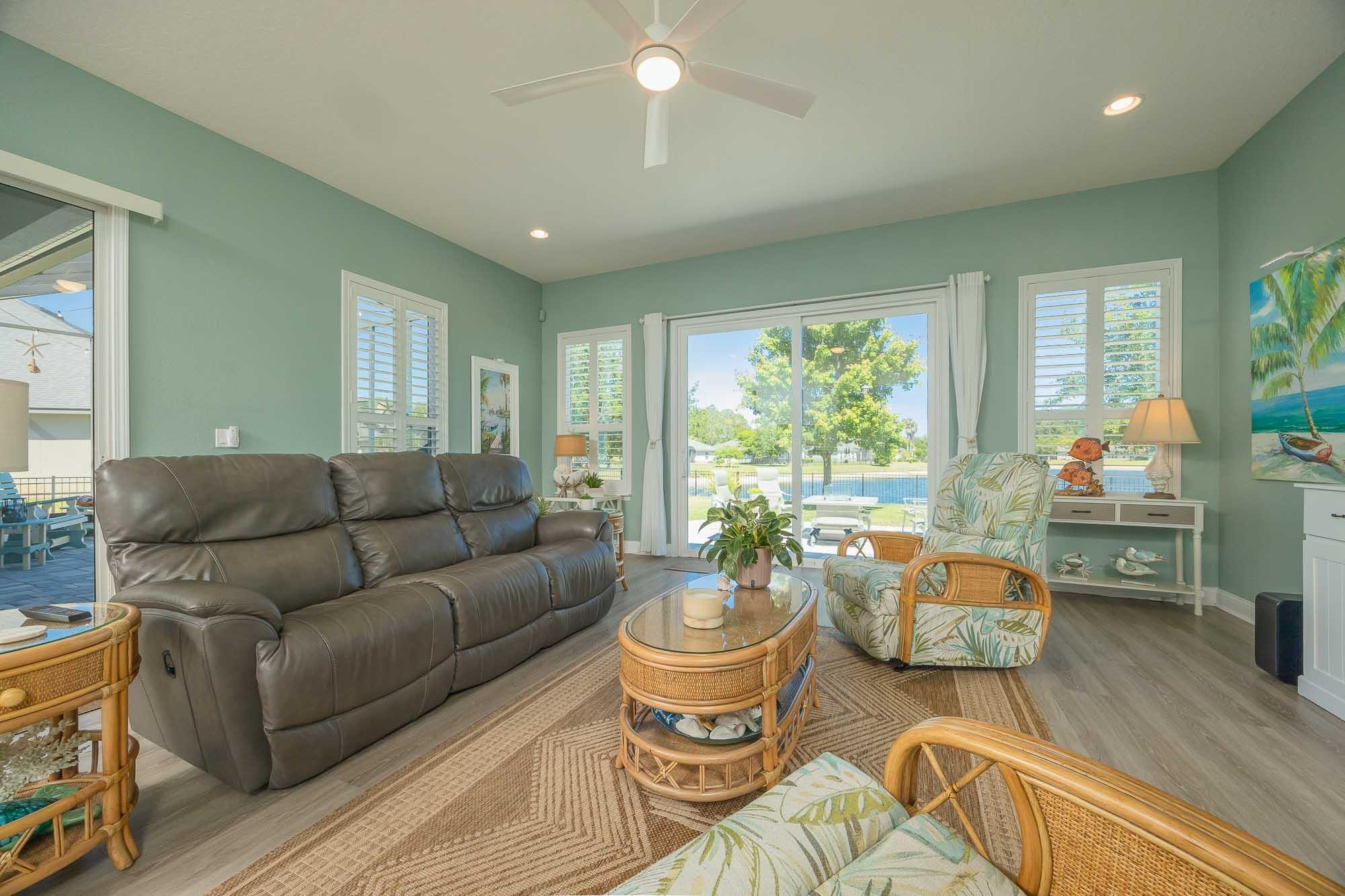 Image 17 of 68 For 273 Parkwood Cir