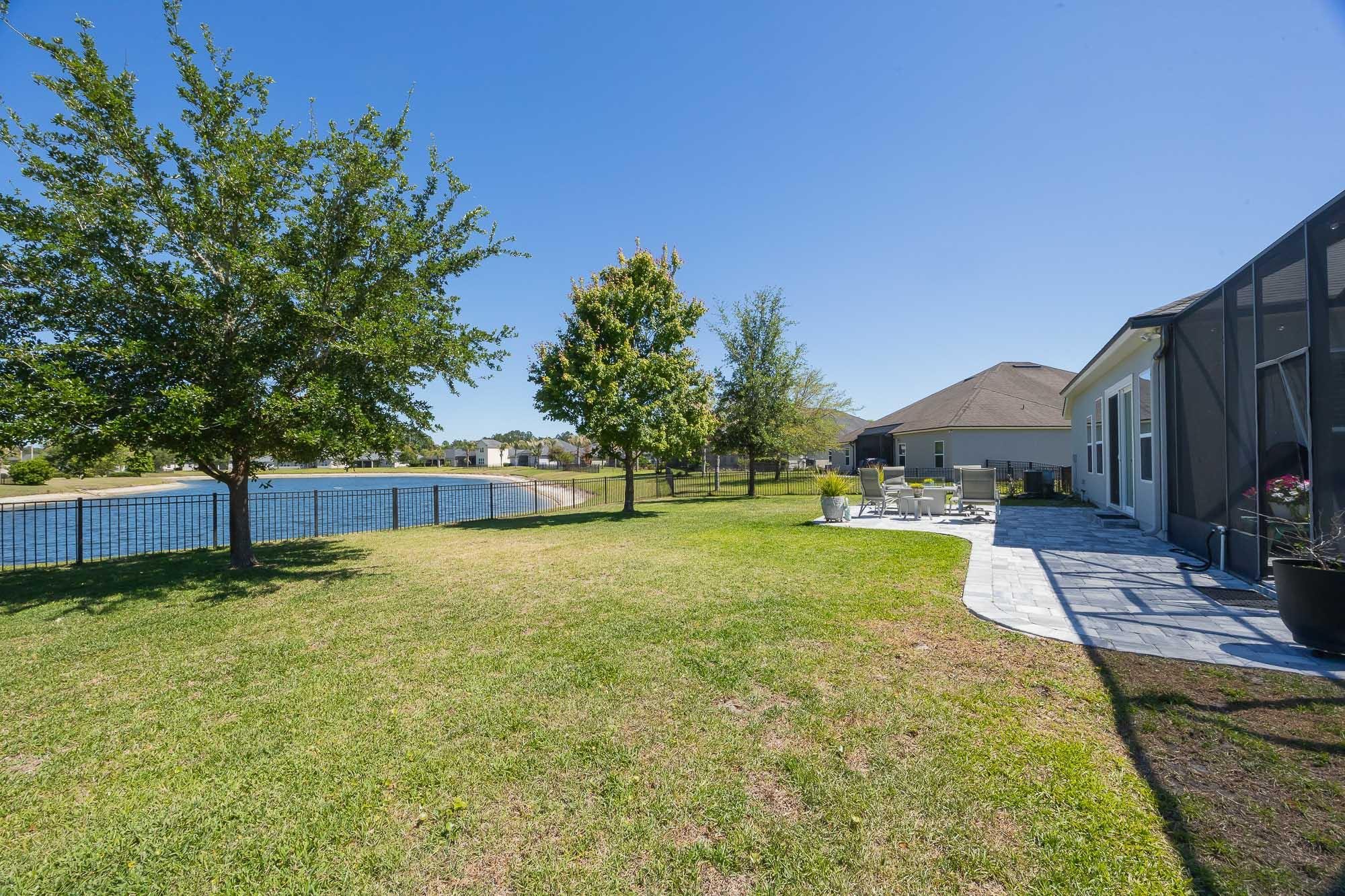 Image 19 of 68 For 273 Parkwood Cir
