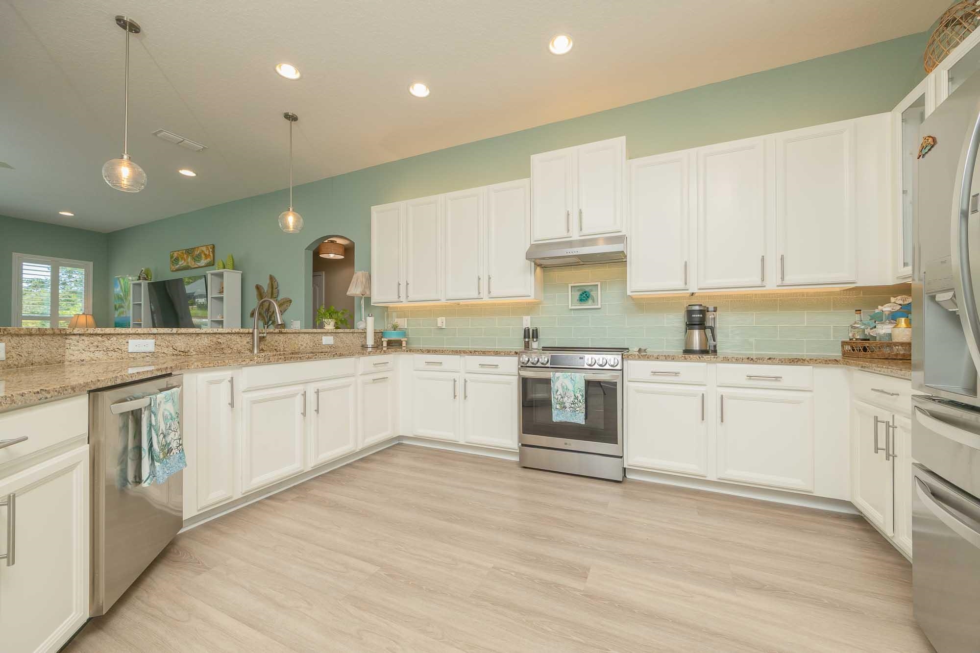 Image 29 of 68 For 273 Parkwood Cir